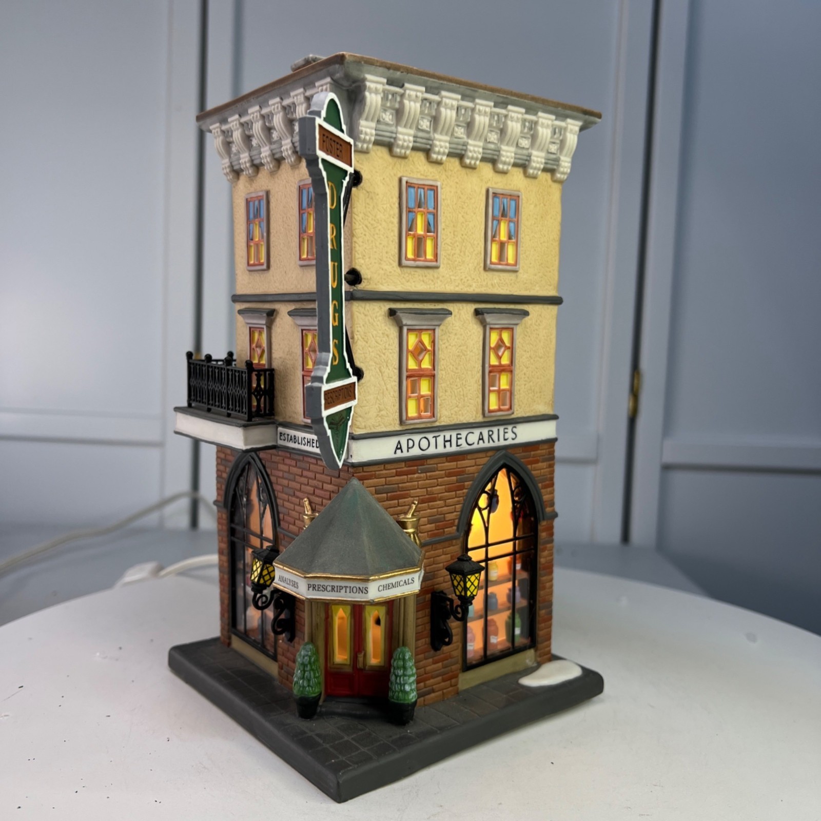 Dept 56 Foster Pharmacy Christmas in the City Lighted Building – 2000 (NO Box)