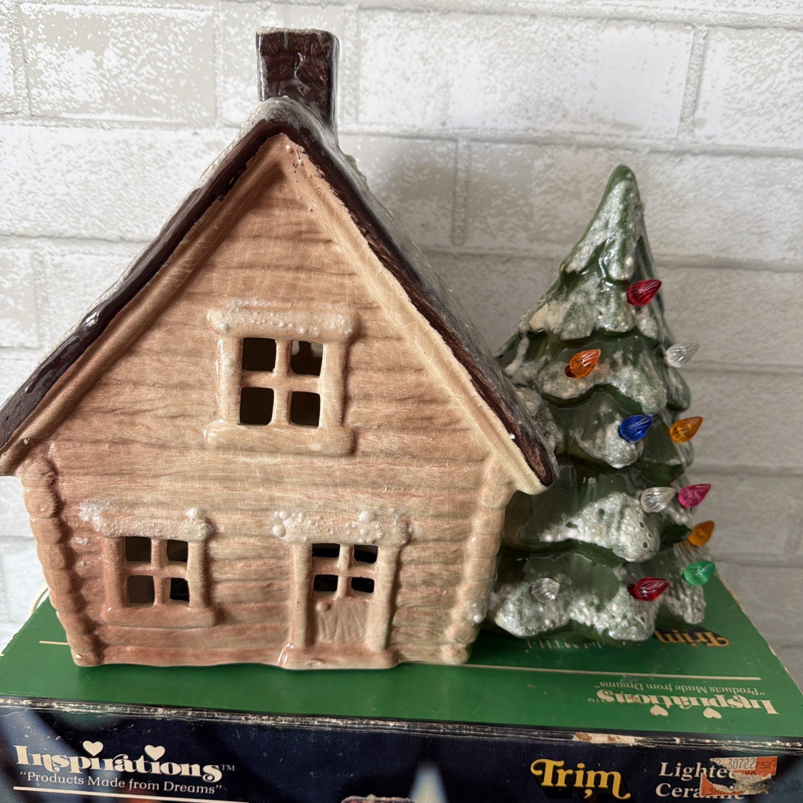 Vintage Ceramic Inspirations Trim N Glo Lighted Mountain House Christmas Tree