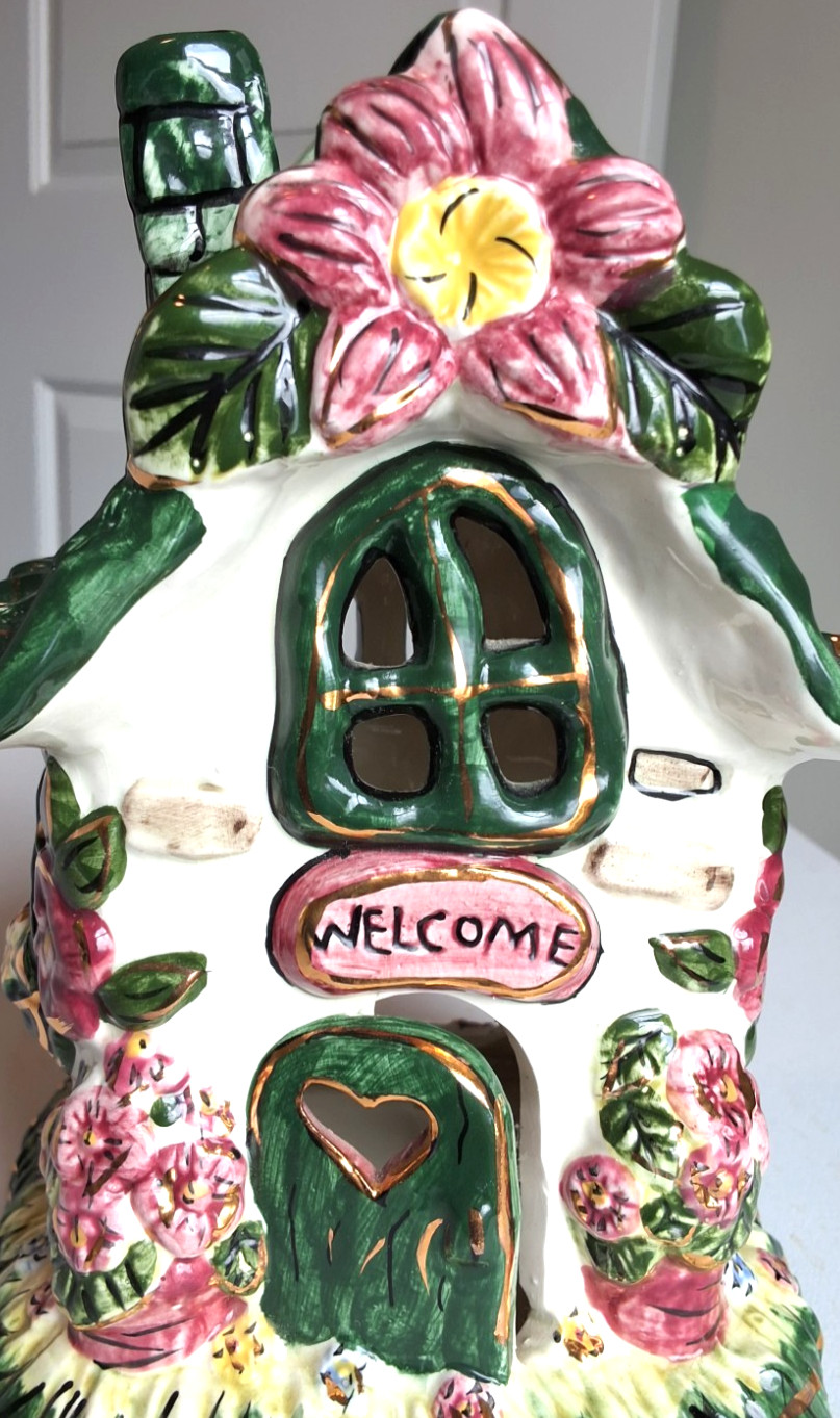 Vtg Ceramic Cottage Tea Light House “Welcome” sign Gold Accents Flowers 2001