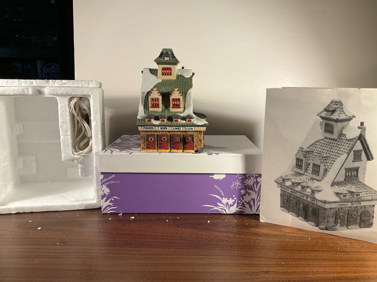 Dept. 56 Heritage Village Collection REINDEER BARN #5601-4 Retired