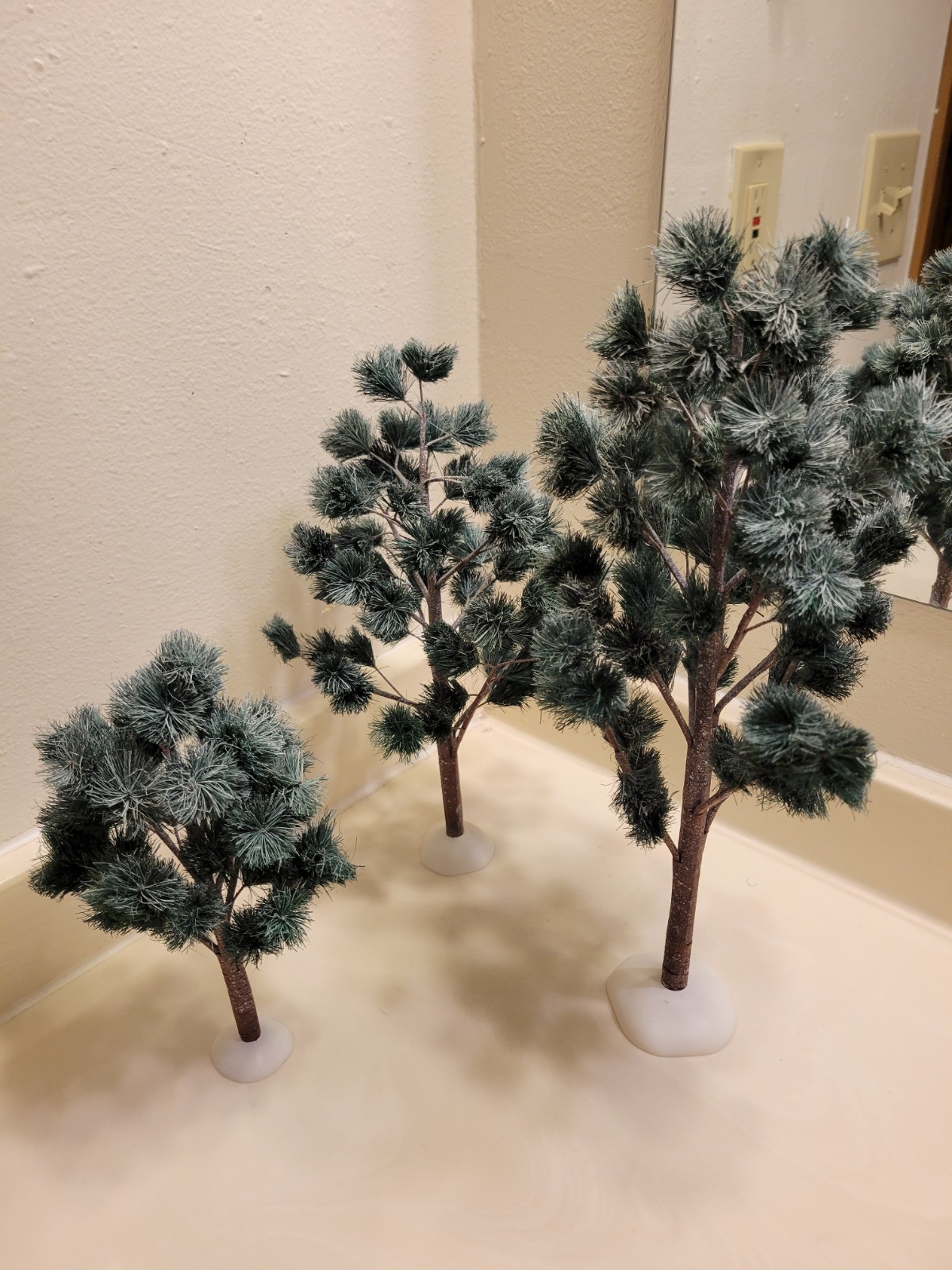 DEPARTMENT 56 “VILLAGE JACK PINES” / SET of 3 / 9″, 12″ & 15″ / #52622