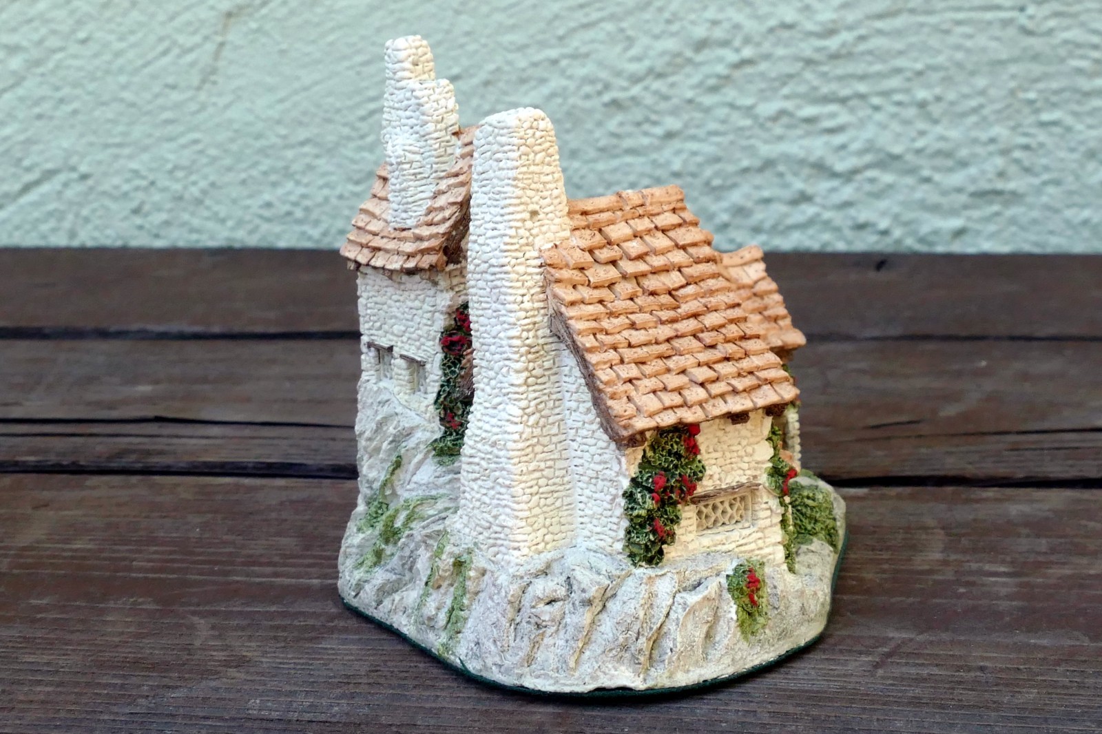 David Winters Cottages Green Dragon Pub 1983 hand painted UK Great Britain