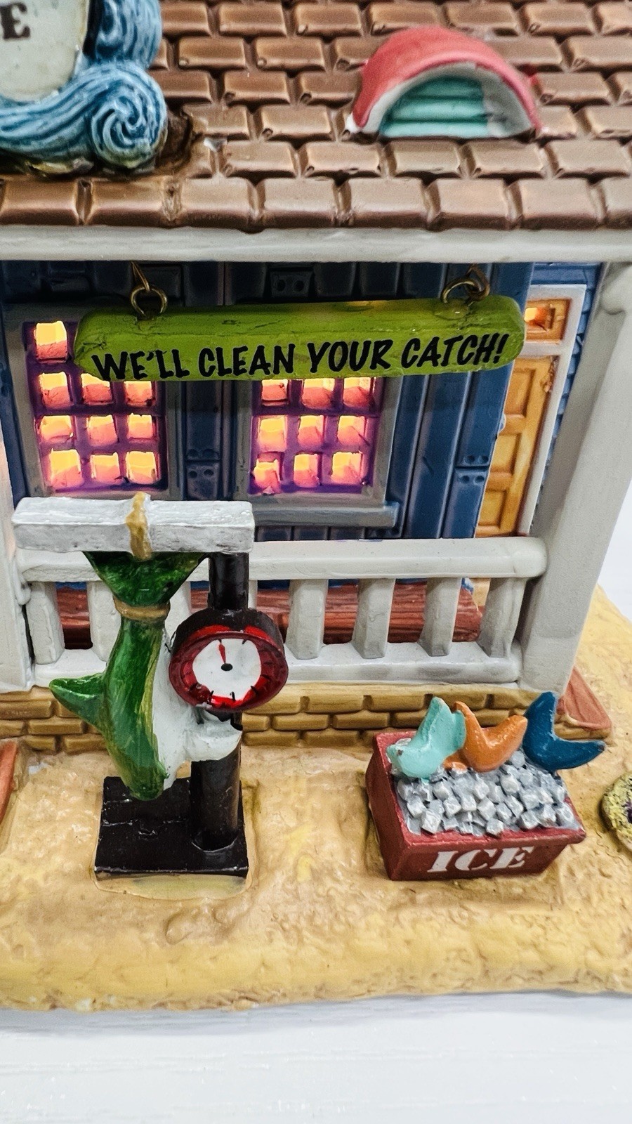 Lemax Plymouth Corners “ High Seas Bait & Tackle Shop” 25361 RARE & NEW !