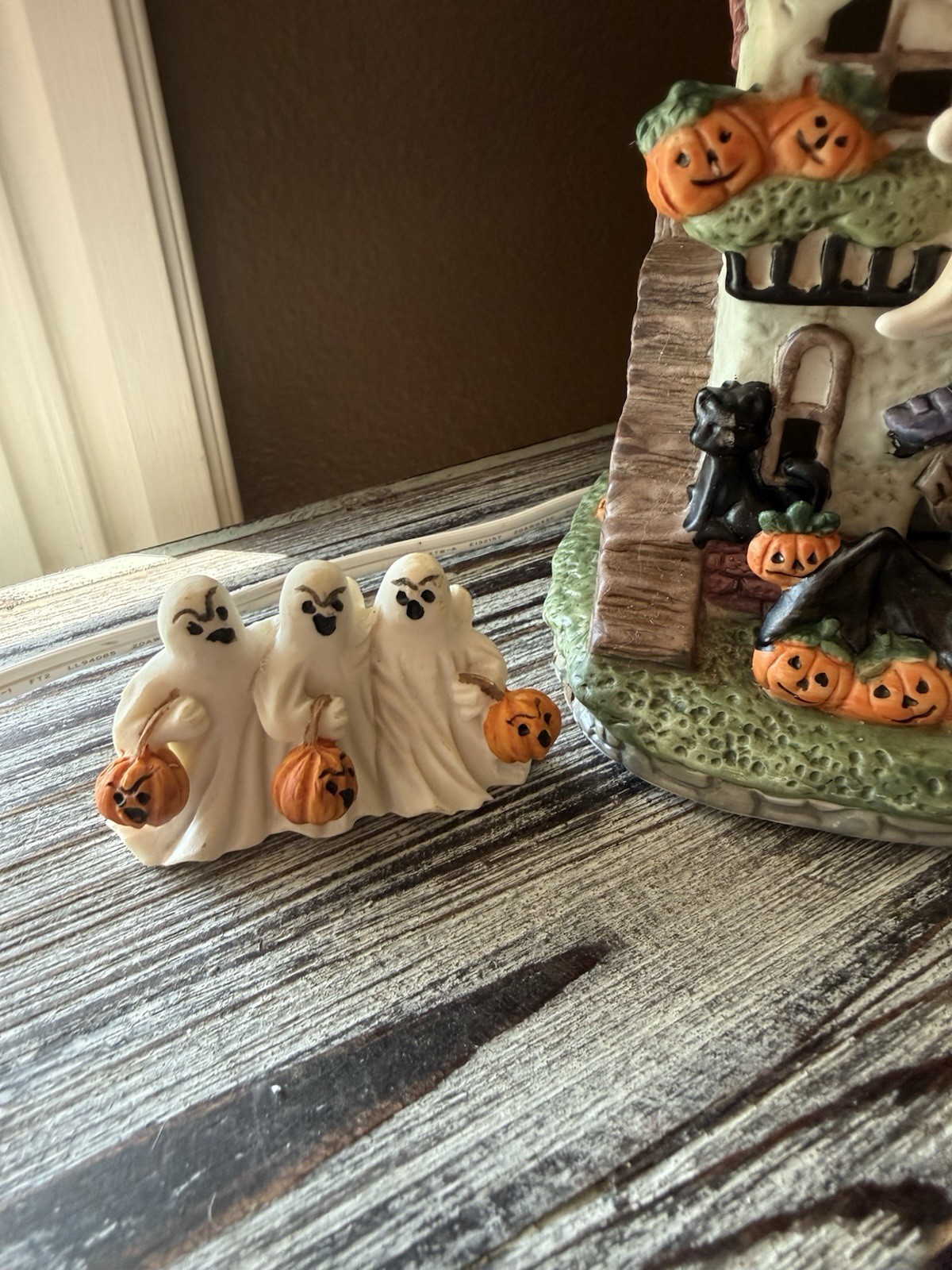 Vintage Halloween Village Ghoulsville Haunted House with 2 Figurines