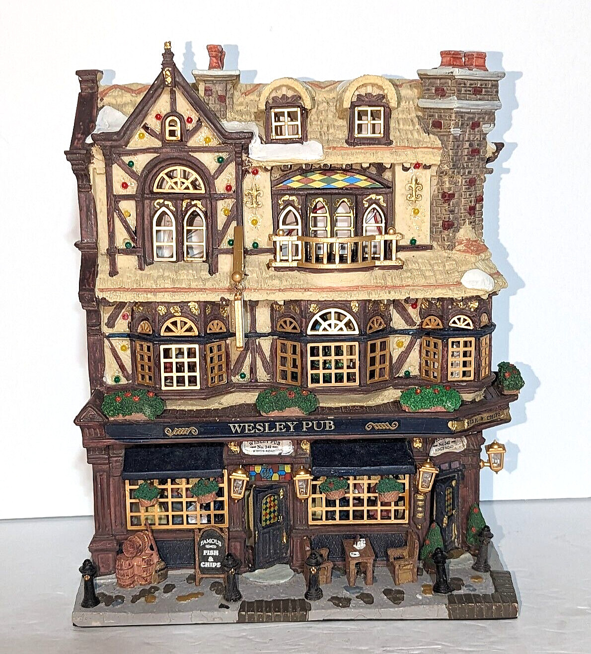 Lemax Essex Street Facade WESLEY PUB BAR Wall Hanging Free Standing Christmas