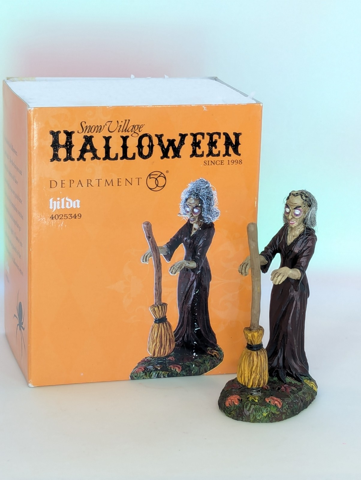Department 56 Snow Village Halloween Hilda #4025349 Witch Zombie Figure w/box
