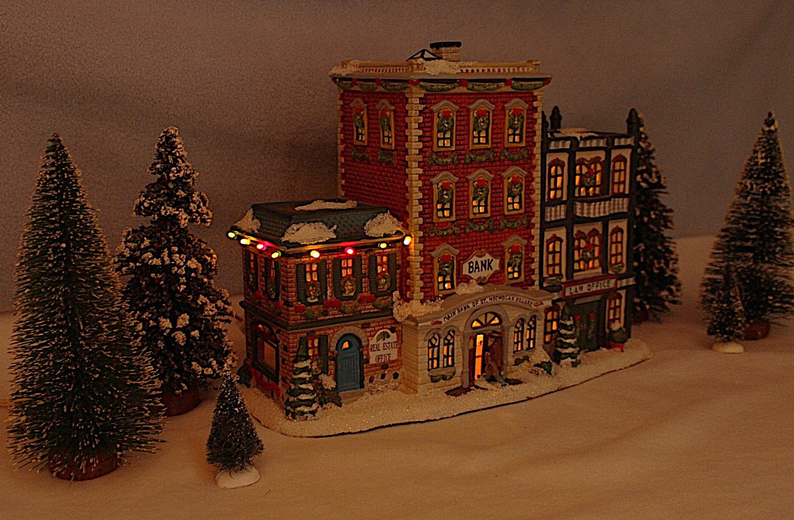 St. Nicholas Square Christmas Village Downtown Businesses Light W/ Box MINT Cond