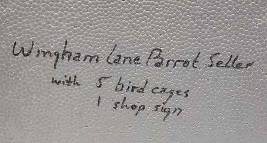 Dept 56 Wingham Lane Parrot Seller Light Cages Sign Orig Box & Foam READ BLUE