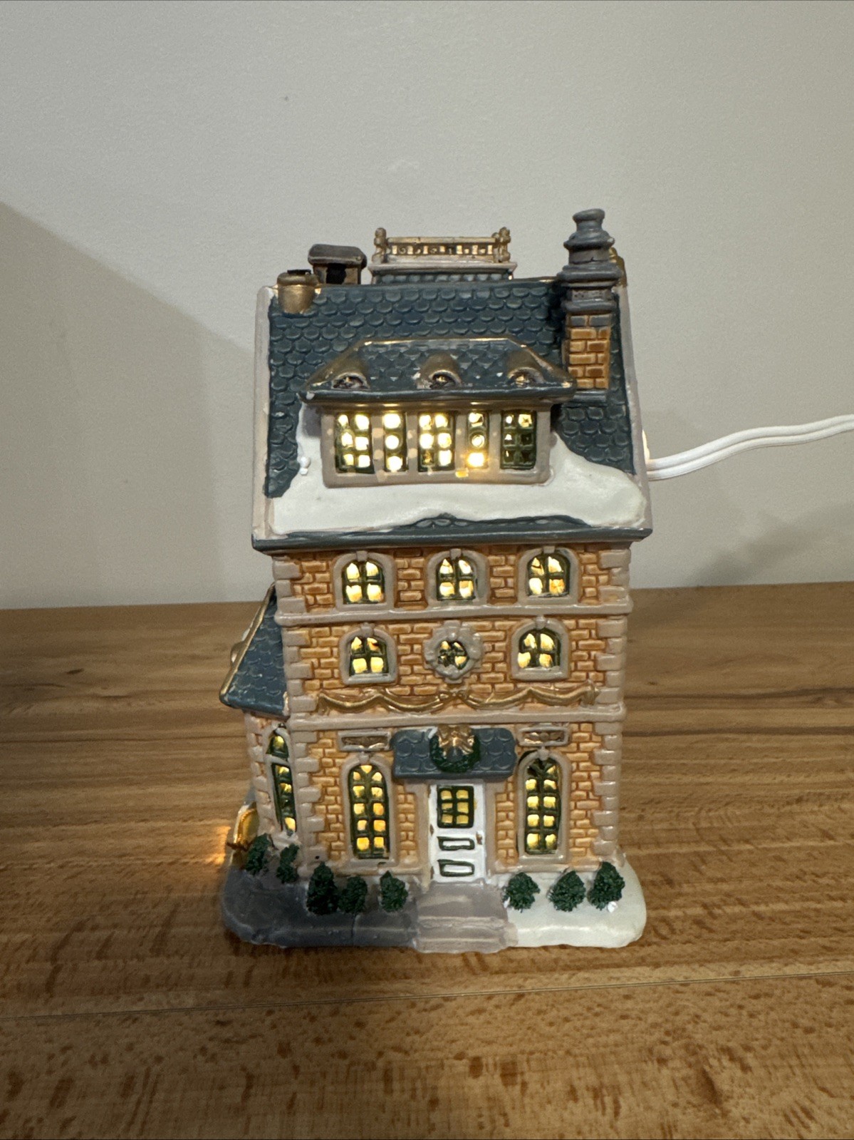 2004 Lemax Enchanted Forest Park View Grade School Christmas House