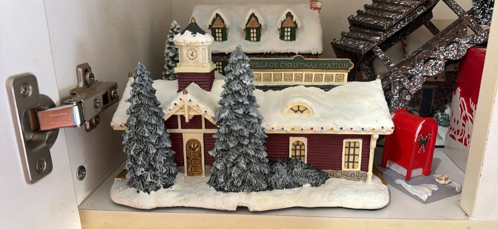 Hawthorne Village Thomas Kinkade Illuminated Resin Christmas Village Buildings