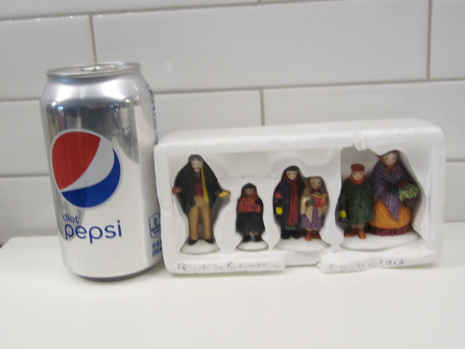 Dept. 56 Porcelain Christmas Village Figurines H.V. Series Carolers on Doorstep