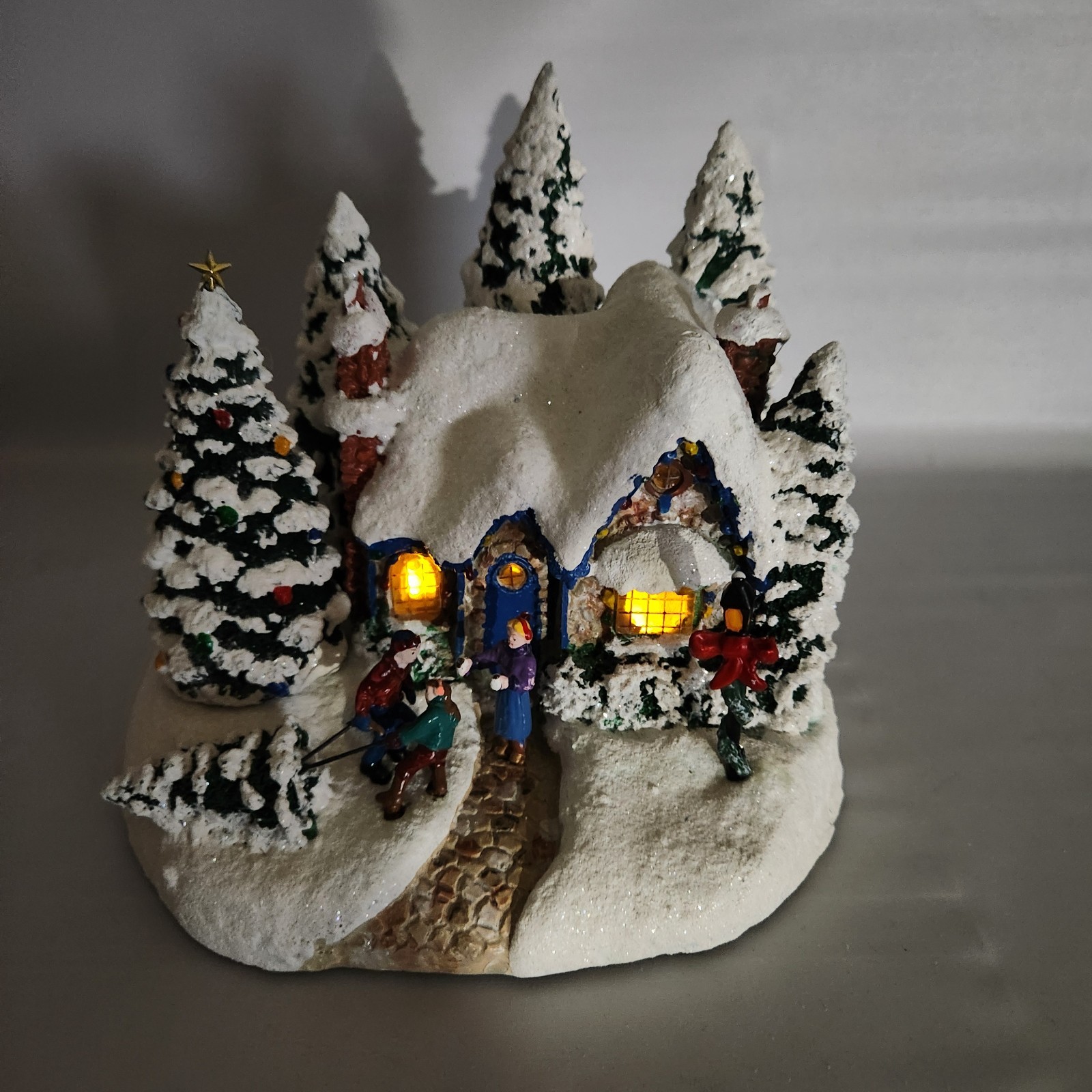 Thomas Kinkade Country Christmas Homecoming Light-Up House 2015 Teleflora