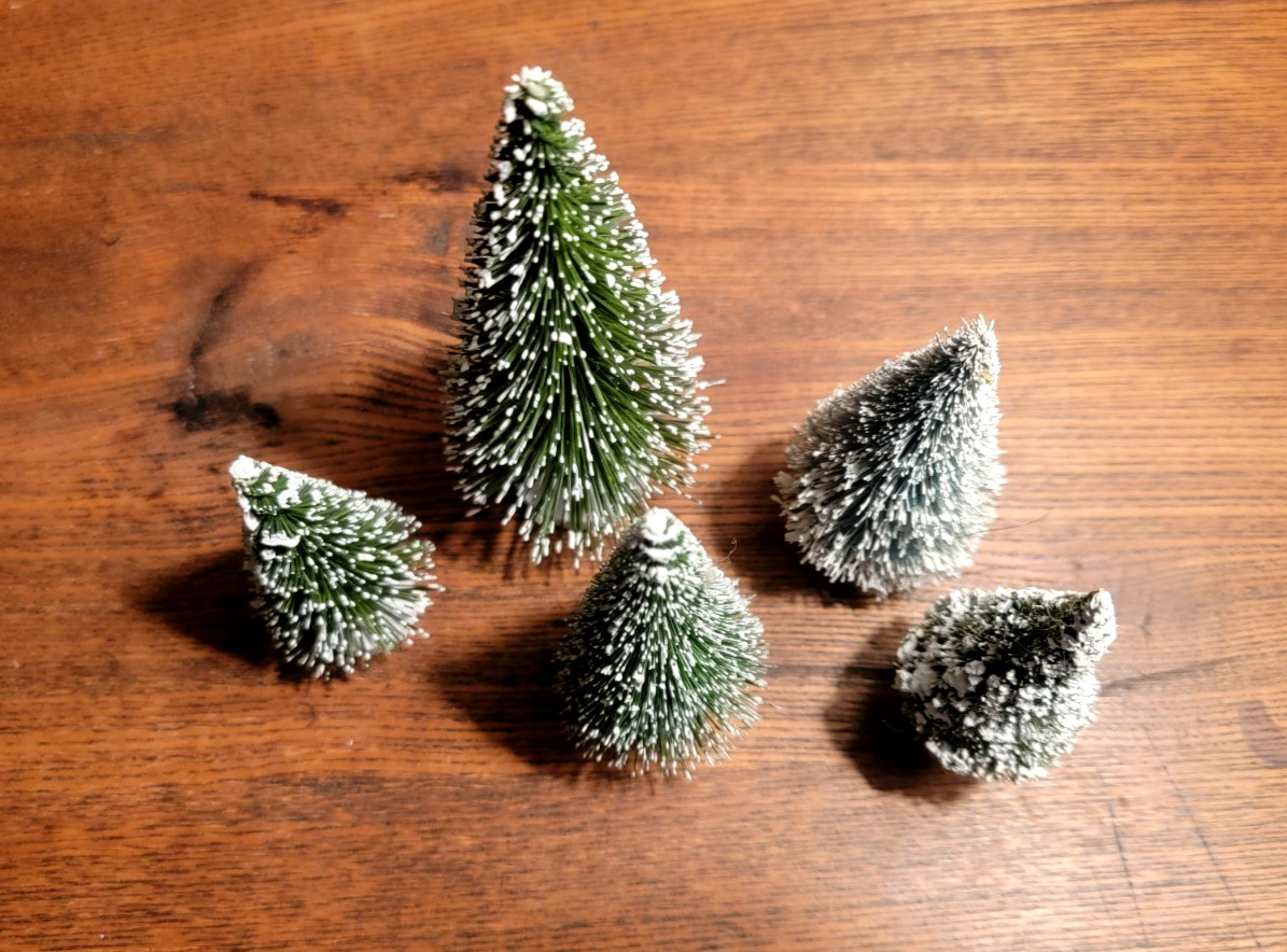 Vintage Bottle Brush Trees Flocked with Bases Lot of 5 TAIWAN