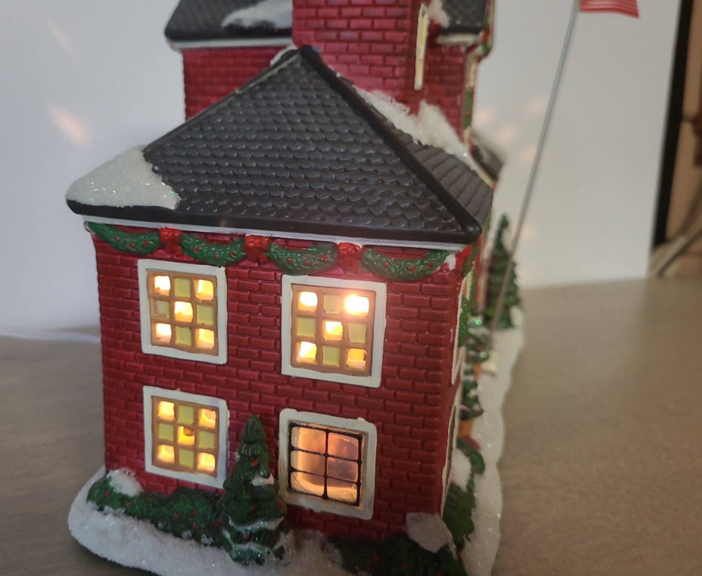 St Nicholas Square School 2008 Christmas Village Collection Boxed Illuminated
