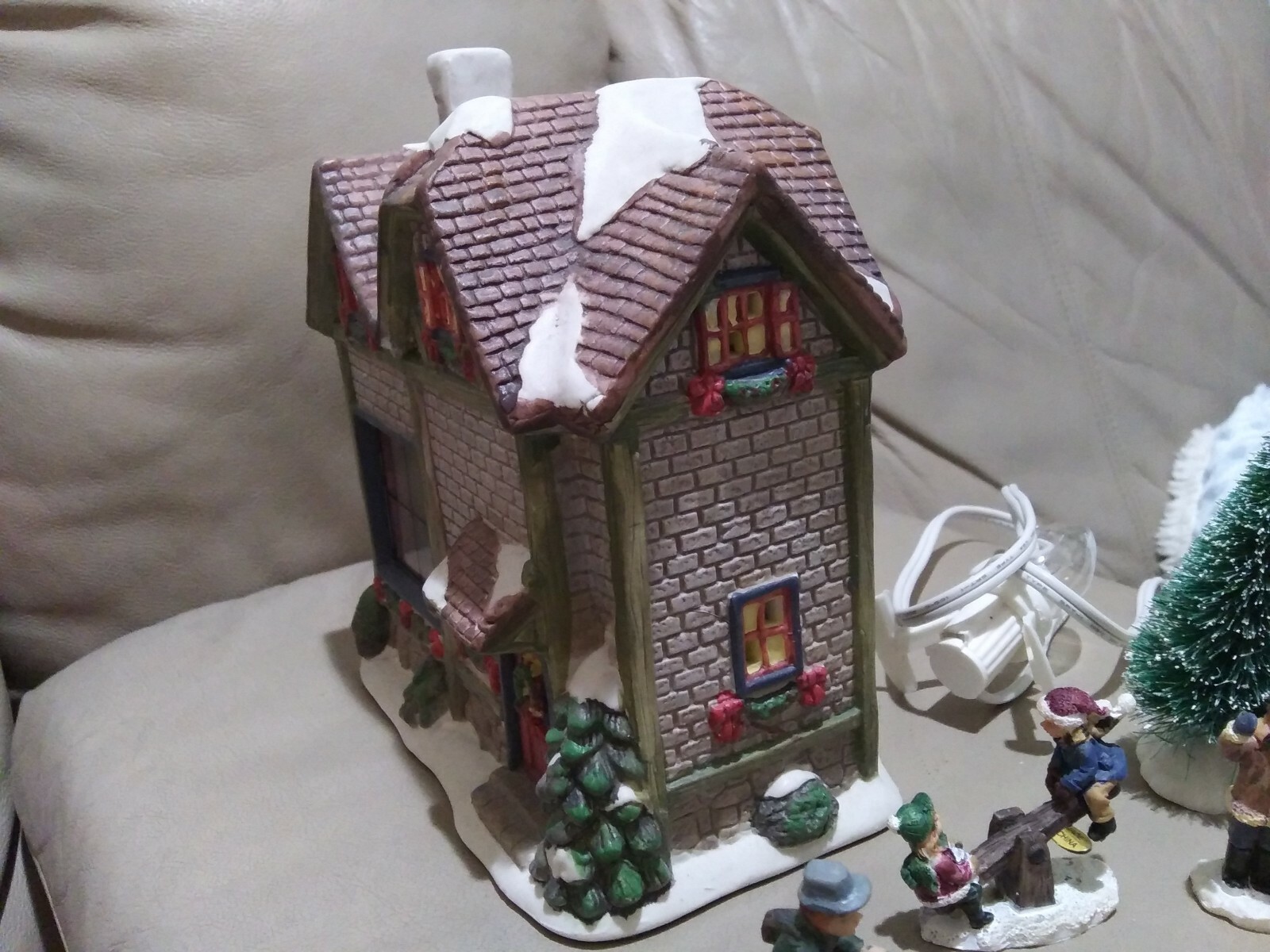 7 inch H Lighted House 6 pc – Christmas Holiday Decoration
