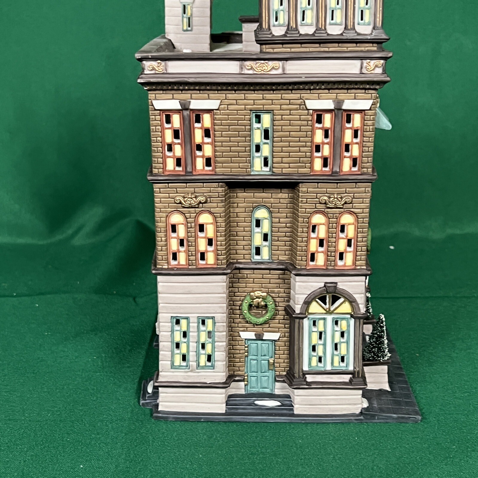 Dept 56 Christmas in The City The City Globe Newspaper Bldg. w/Box See Video