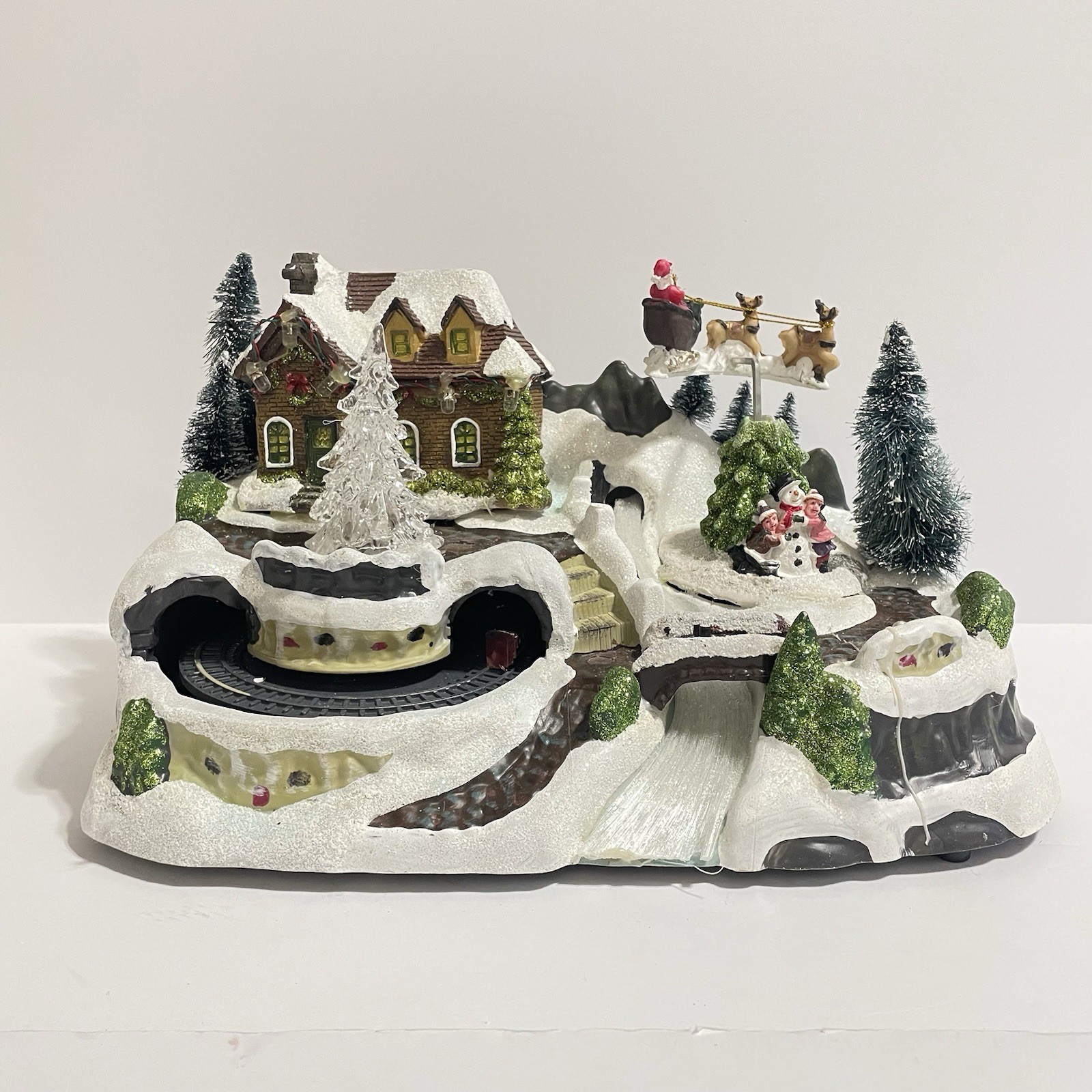 Avon 2011 Winter Wonderland Animated Musical Fiber Optic Christmas Village Works