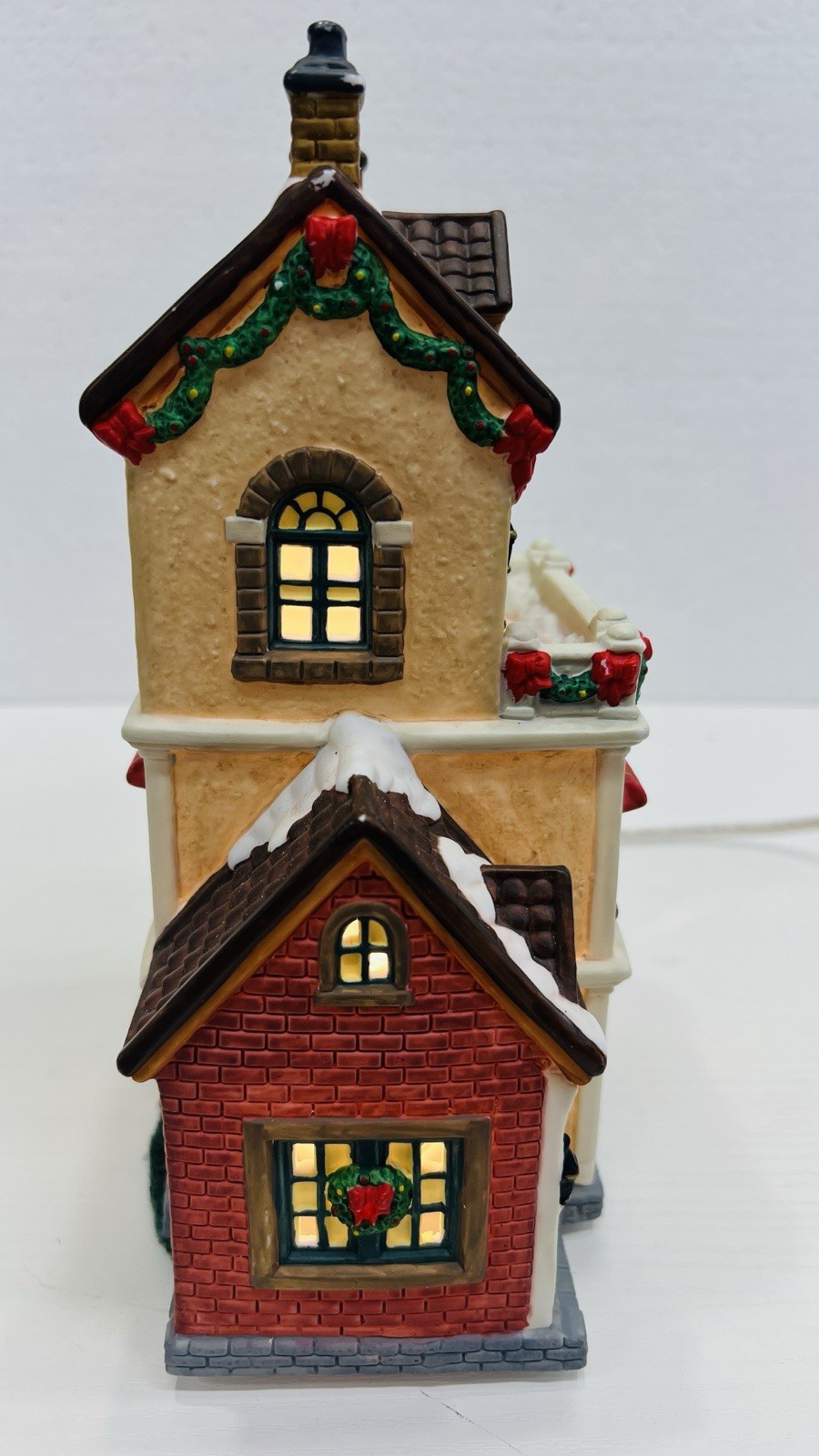 Copperfield Keepsake “ Holly Apartment ” Porcelain Lighted House Excellent !