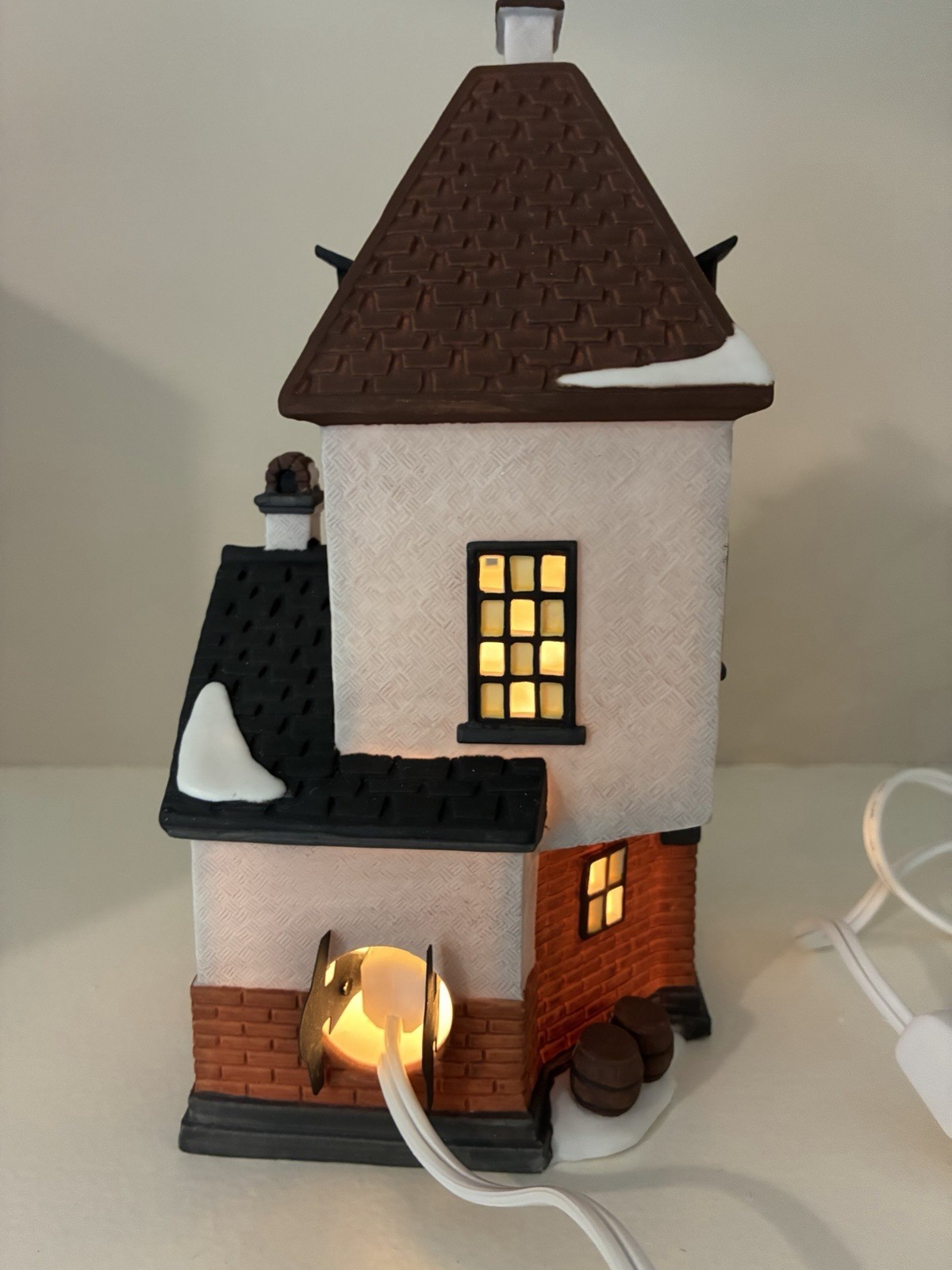 Department 56 Christmas In the City “Potter’s Tea Seller” 1993