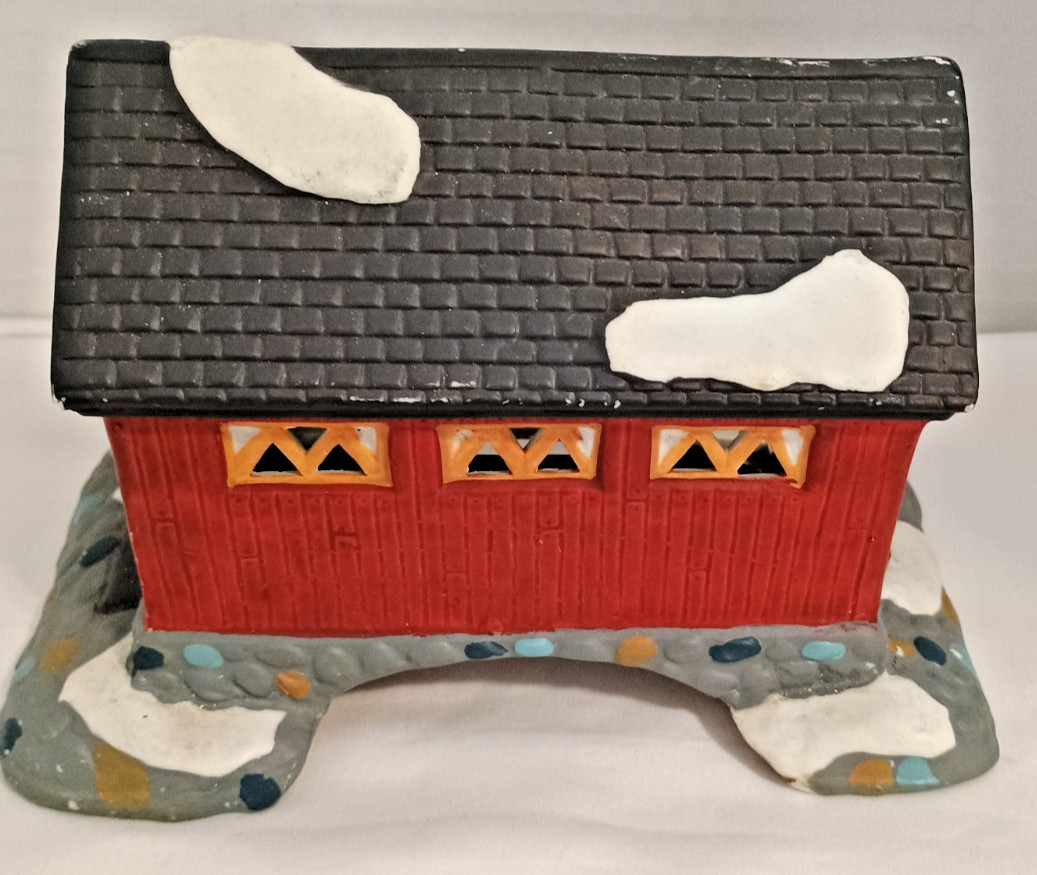 DICKENS COLLECTIBLES KEEPSAKE RED COVERED BRIDGE PORECELAIN