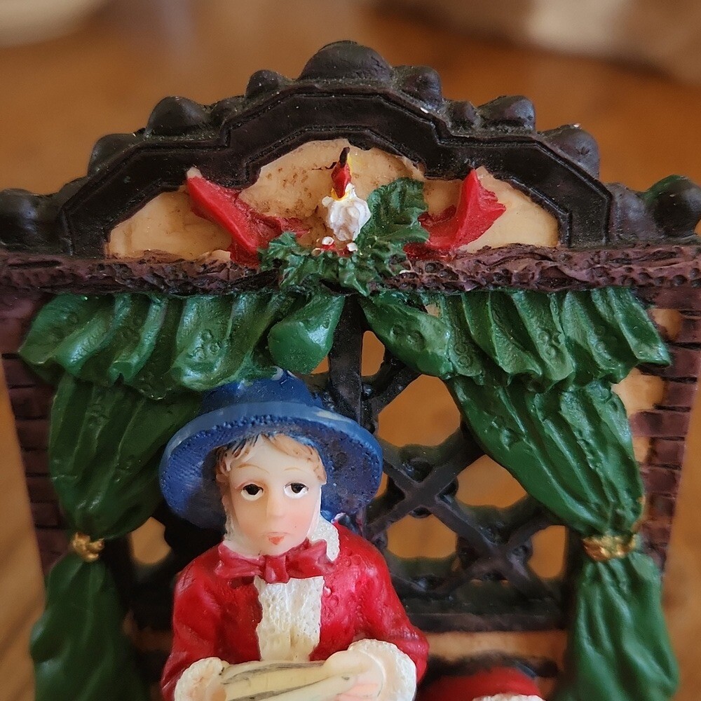 K’s Collection Old Fashioned Christmas Village Carolers Singing Vintage 5″×3.5″