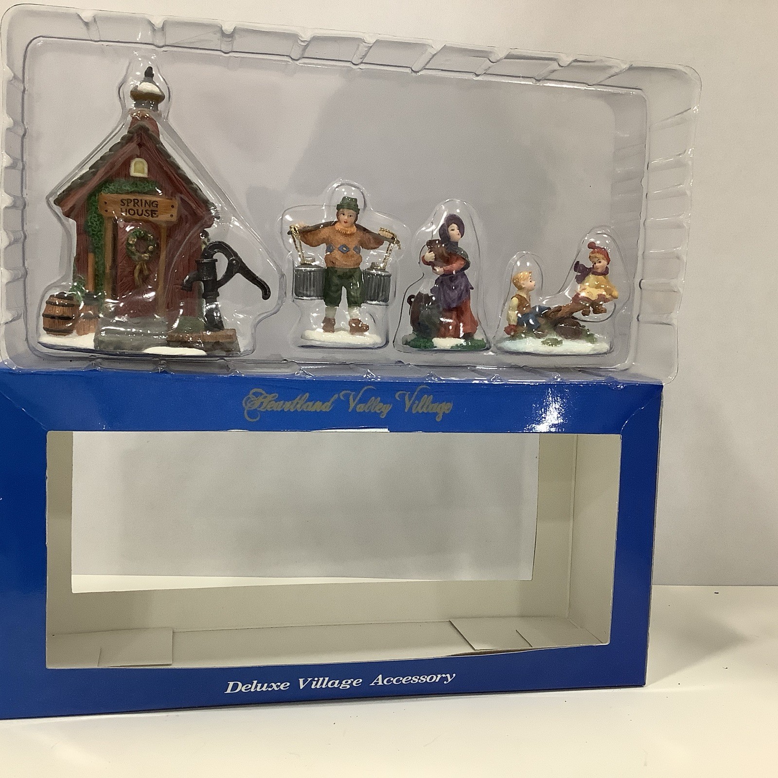 Heartland Valley Village Deluxe Accessory #9831694 “Spring House” Set Of 4
