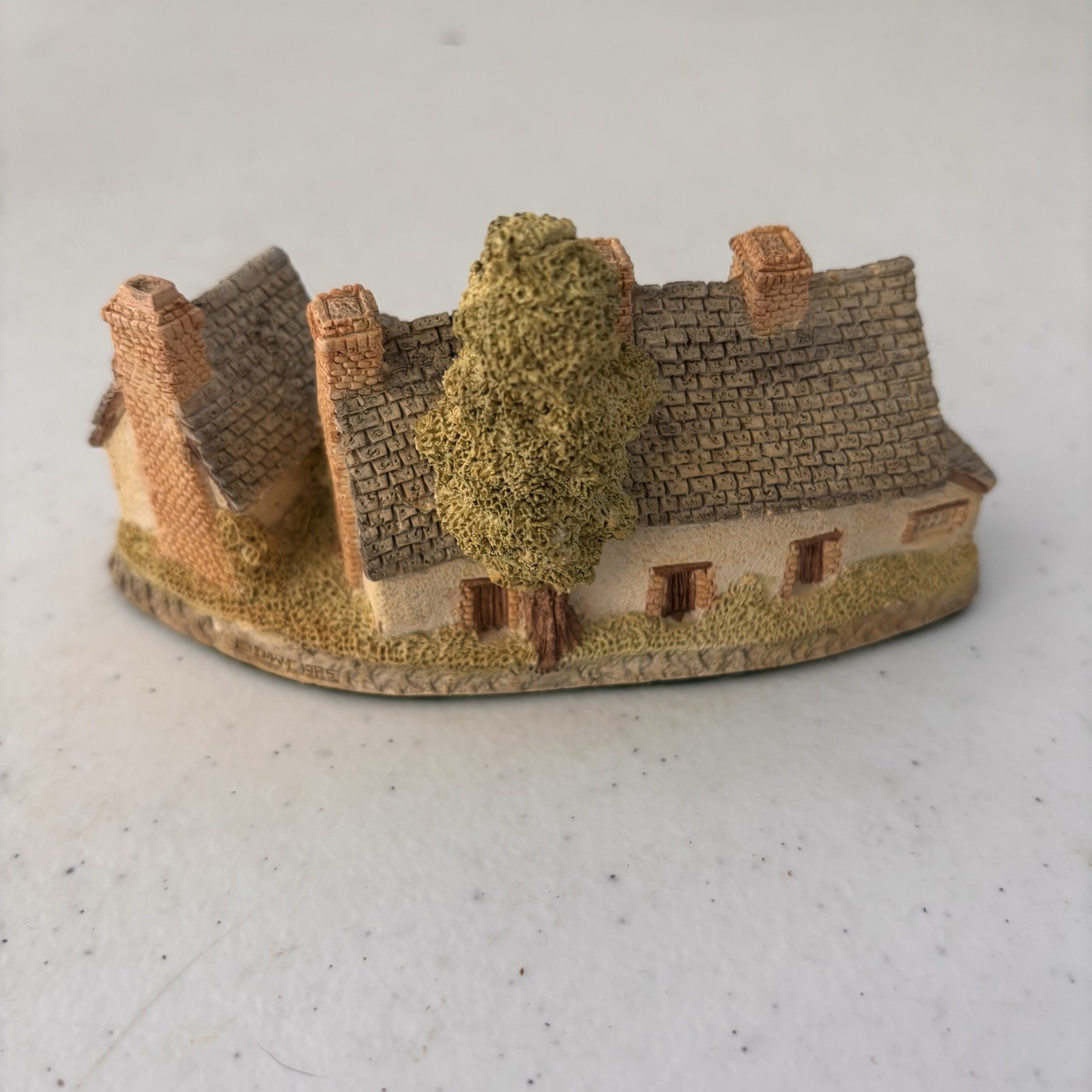 David Winter “Craftsmens Cottage” 1985 Heart of England Series in Box with COA
