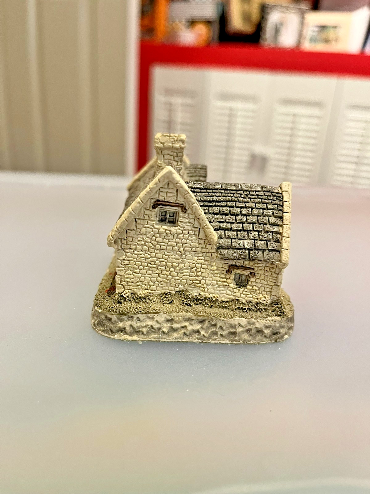 David Winter Vintage Cotswold Cottage 1982 Hand made & painted England