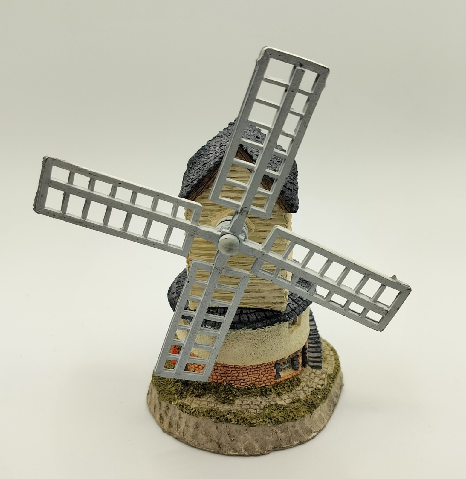 VTG 1985 David Winter “The Windmill” Handmade & Hand Painted in Great Britain
