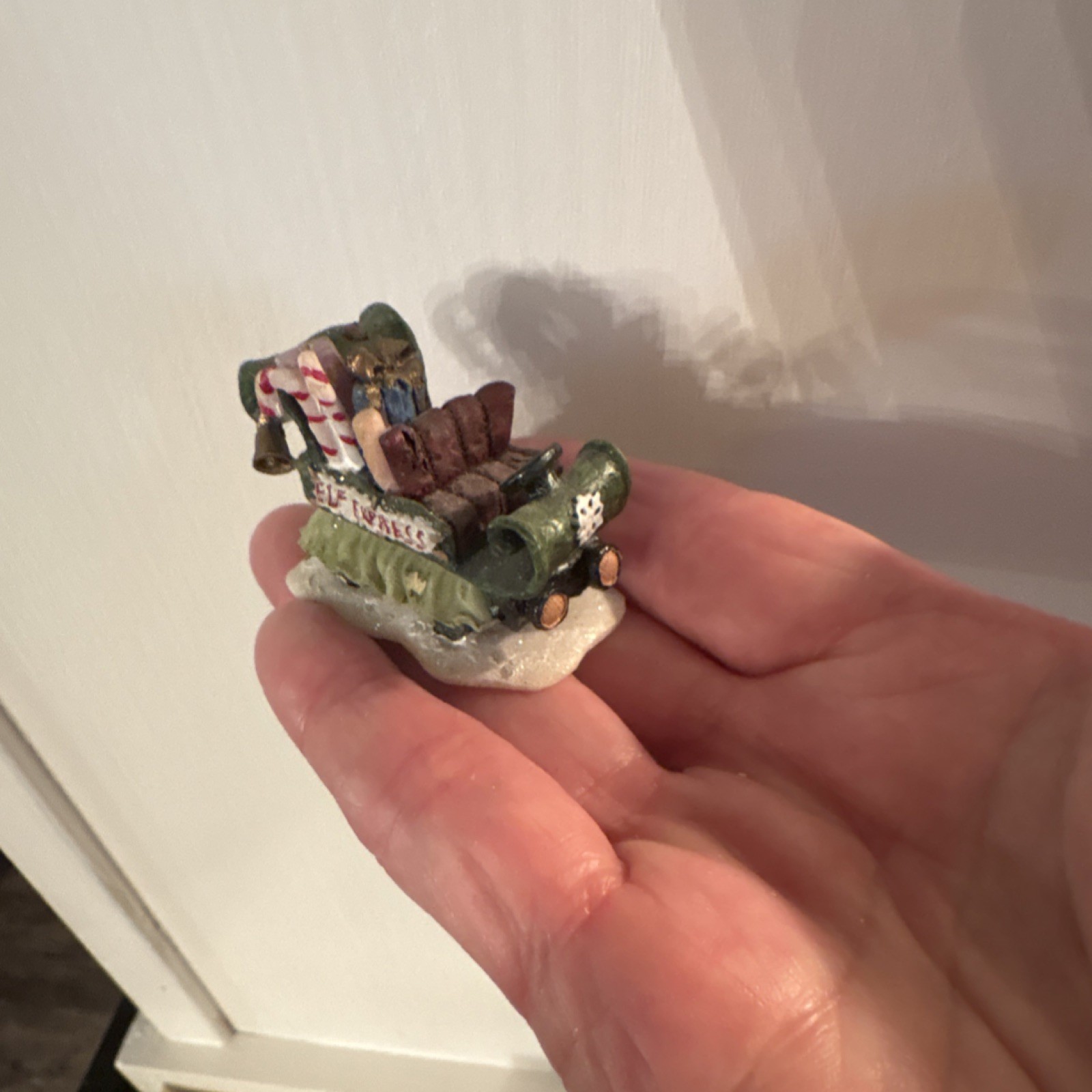 Boyd’s Kringle’s Christmas Village Figurines Style # 19034-1