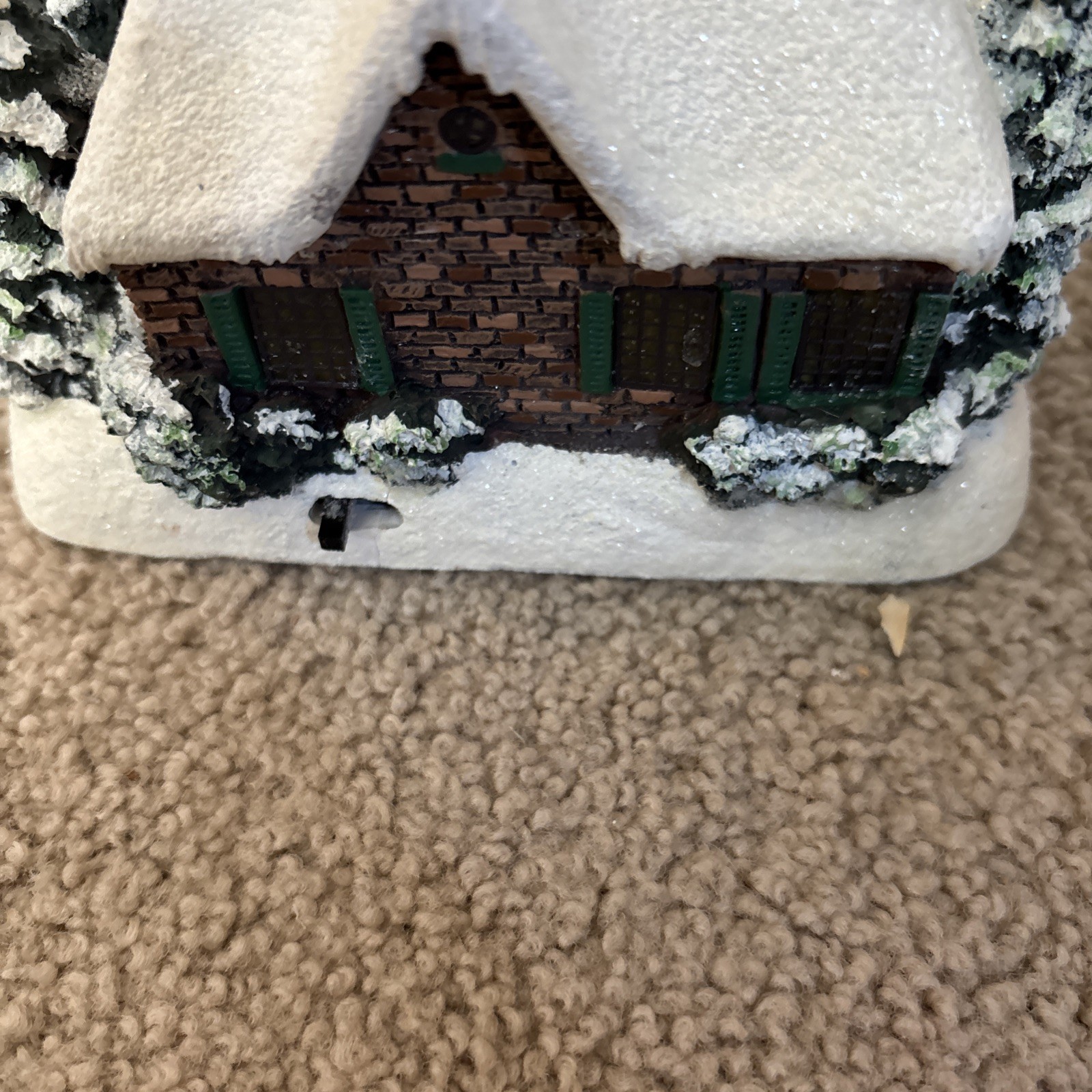 Lighted THOMAS KINKADE “Skater’s Pond ” Christmas Village 2004 TELEFLORA