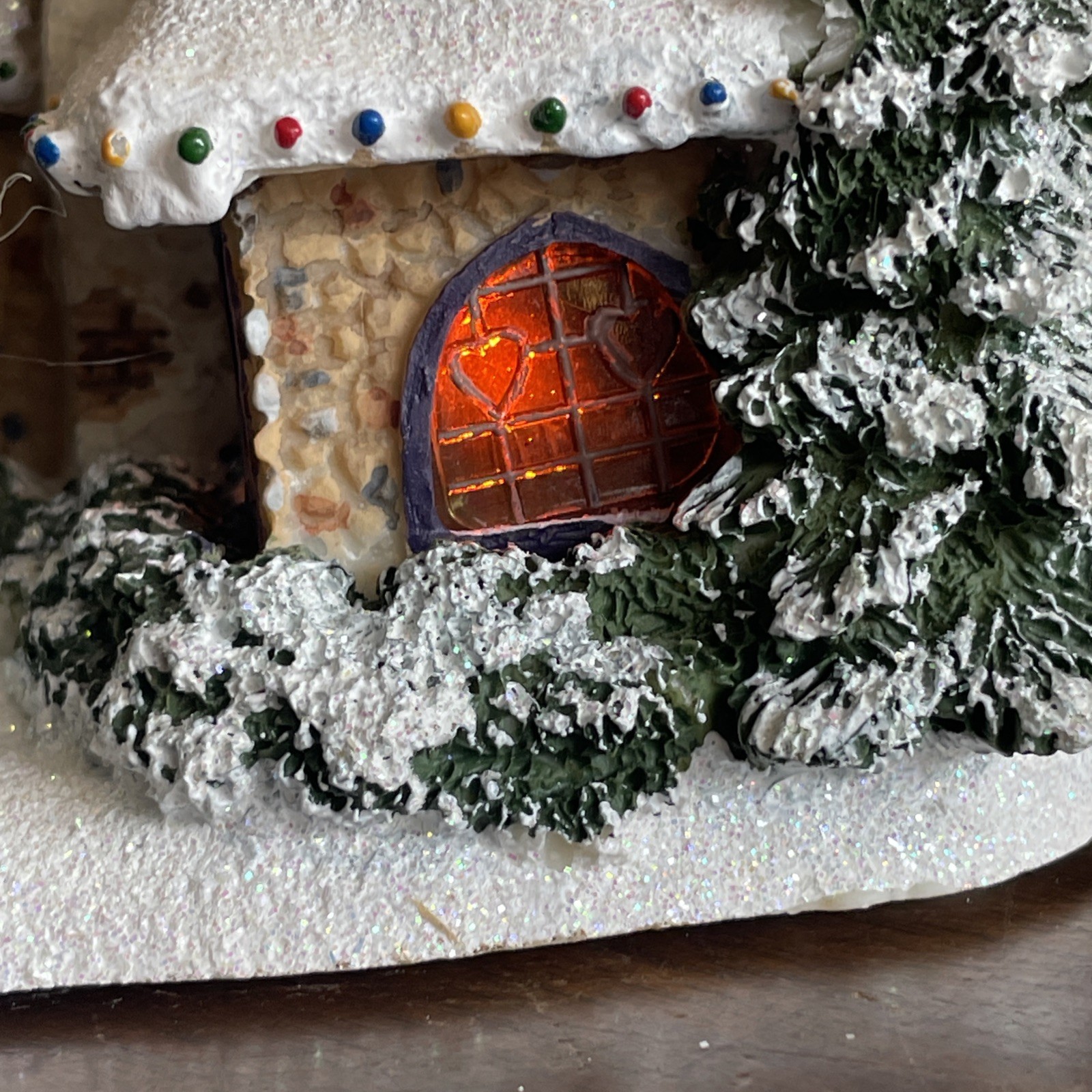 2006 Thomas Kinkade Christmas Village Sweetheart Cottage Teleflora Works