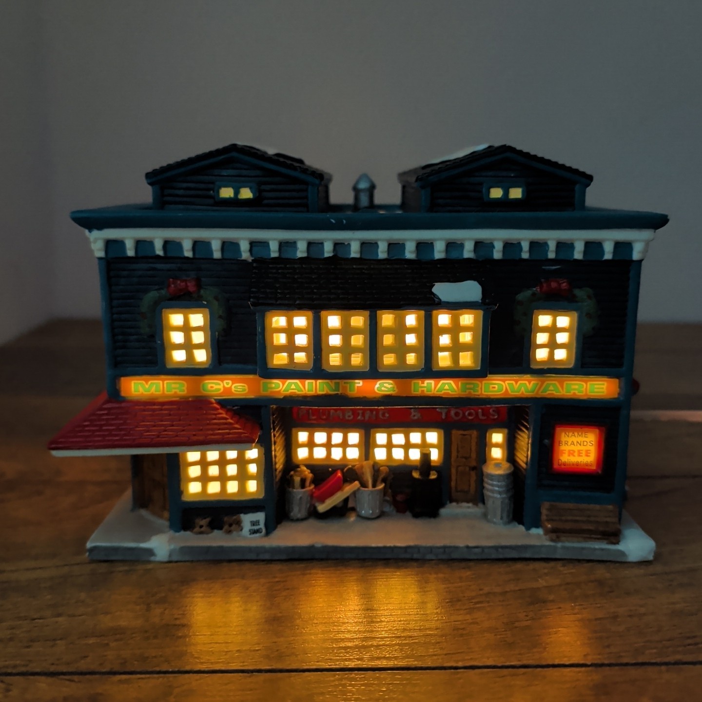 Lemax Village Collection Mr C’s Paint & Hardware Light up, Jukebox Junction 1998
