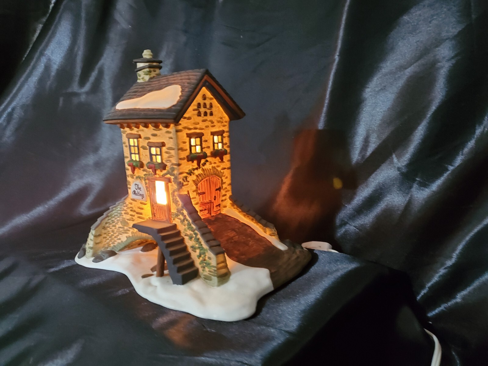 Dept 56 “THE MALTINGS” 5833-5 DICKENS HERITAGE VILLAGE RETIRED w/Box Item #123