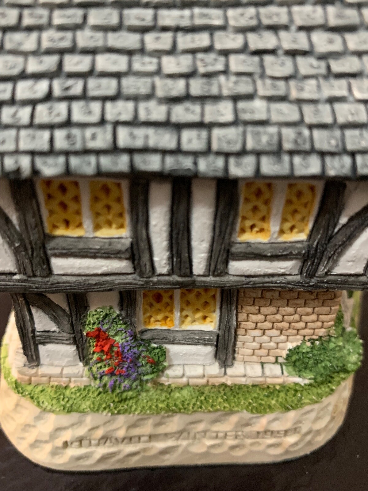 David Winter Cottage Inglenook Cottage 1991 Handmade and hand painted