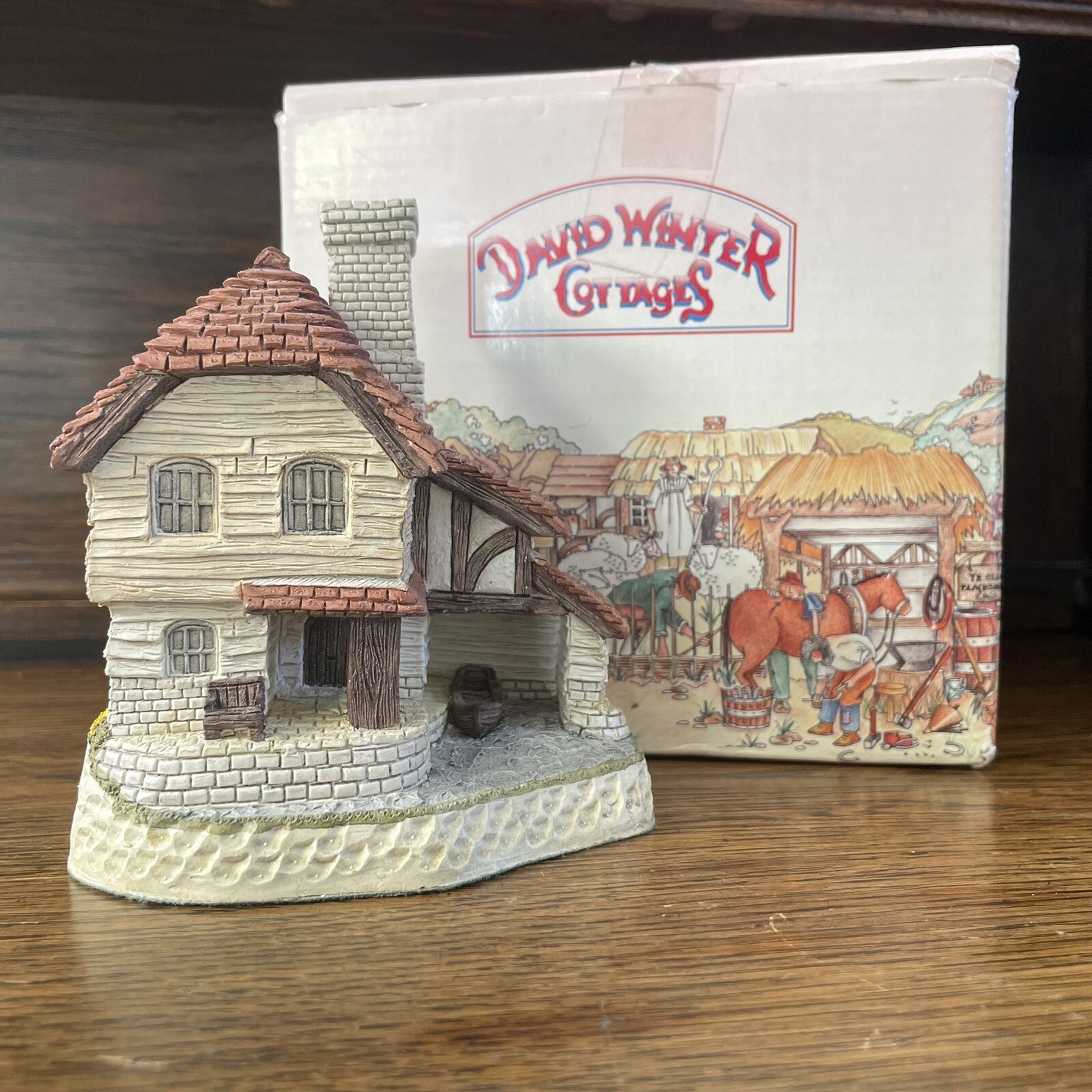 David Winter Cottages The Boat House from British Traditions Series Signed 1989