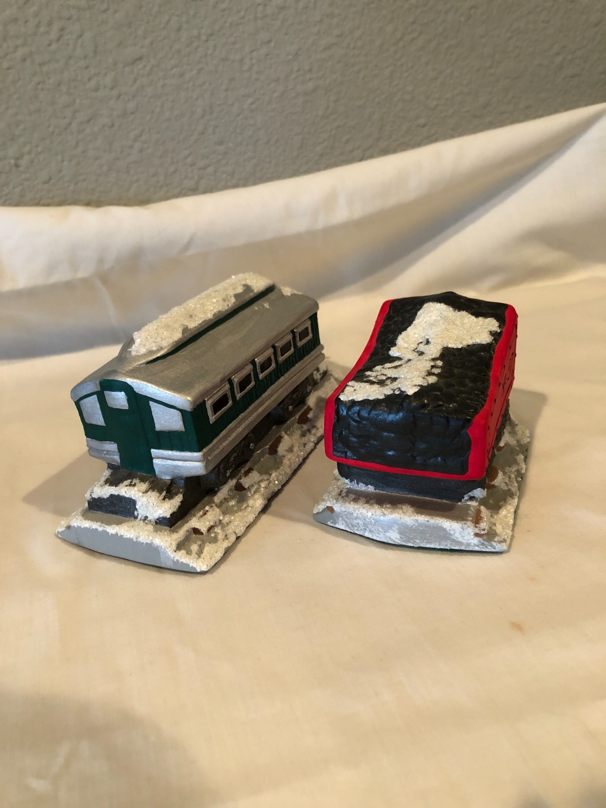 Christmas 4-piece Train Set and Conductor and RR Lights