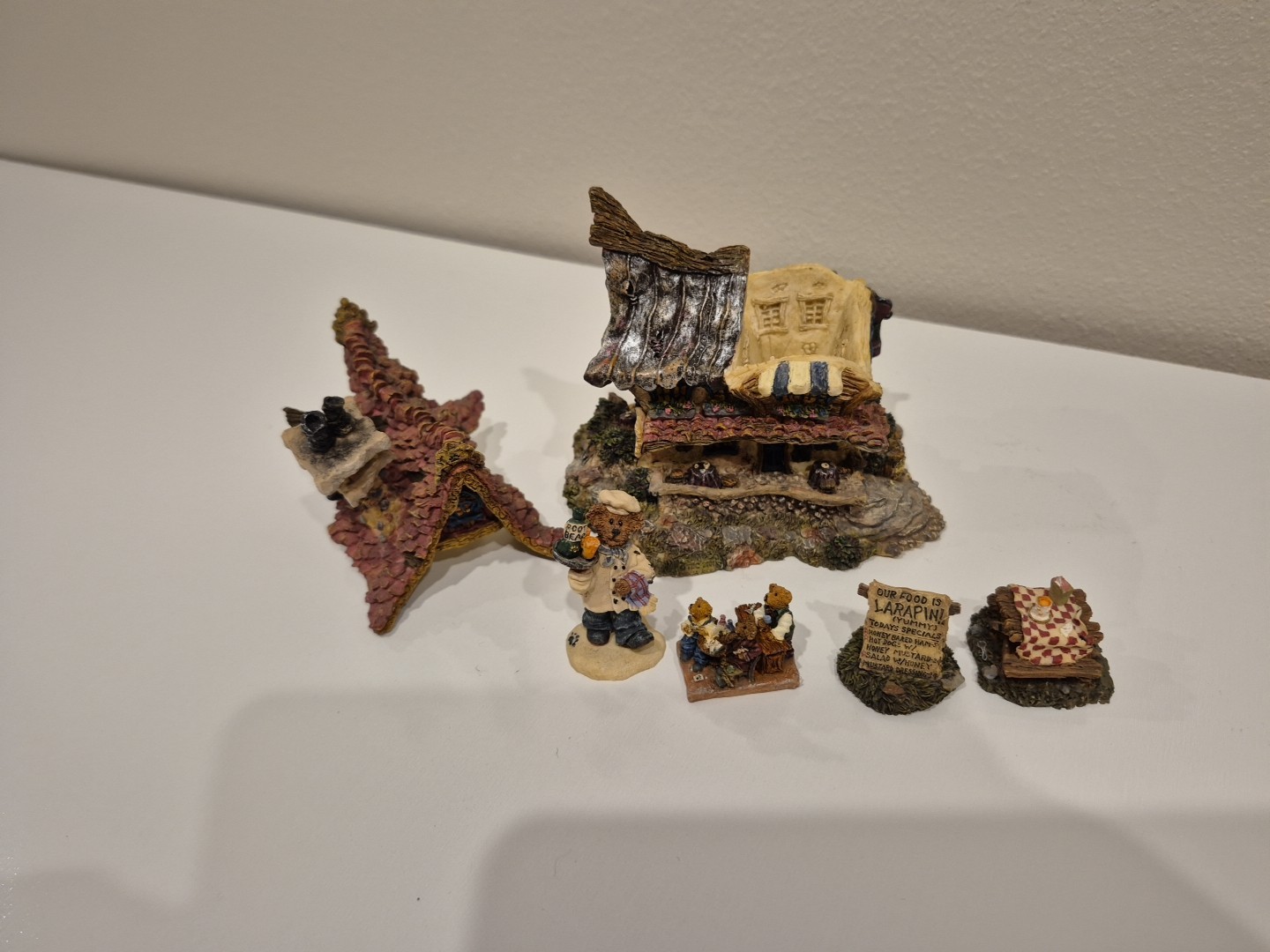 Lot 8 Boyds Town Bearly Built Villages & 31 Mini Figuries