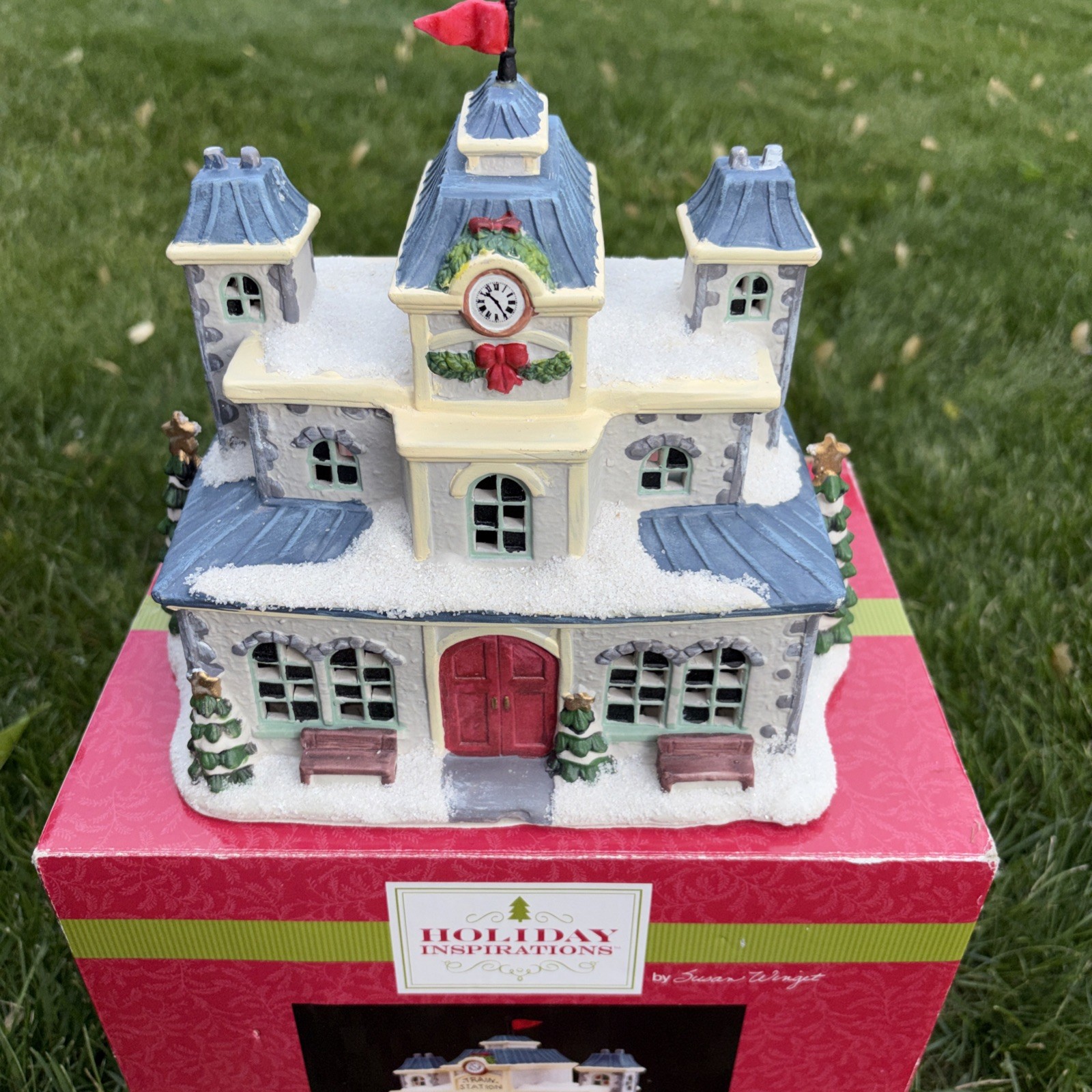 Susan Winget Pine Street Station Lighted Porcelain Christmas Village House Box