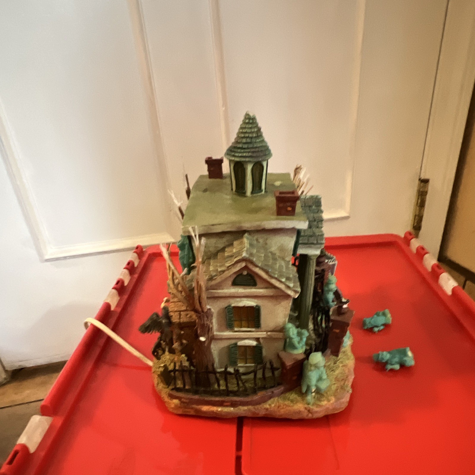 Resin Halloween Haunted House Village House Figurine, Painted Multicolor