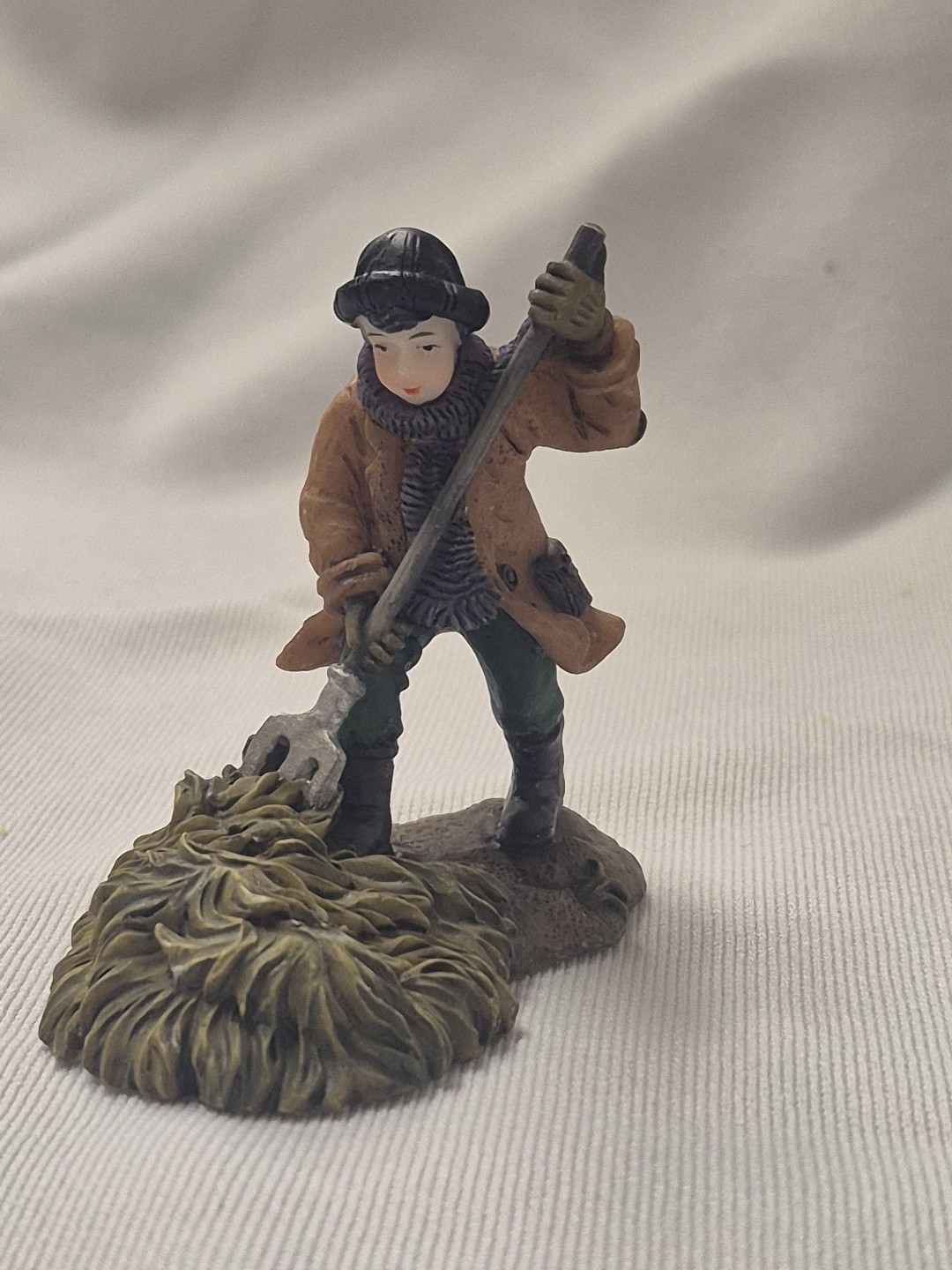 O’WELL Farmer With Pitchfork Great For Village Collection