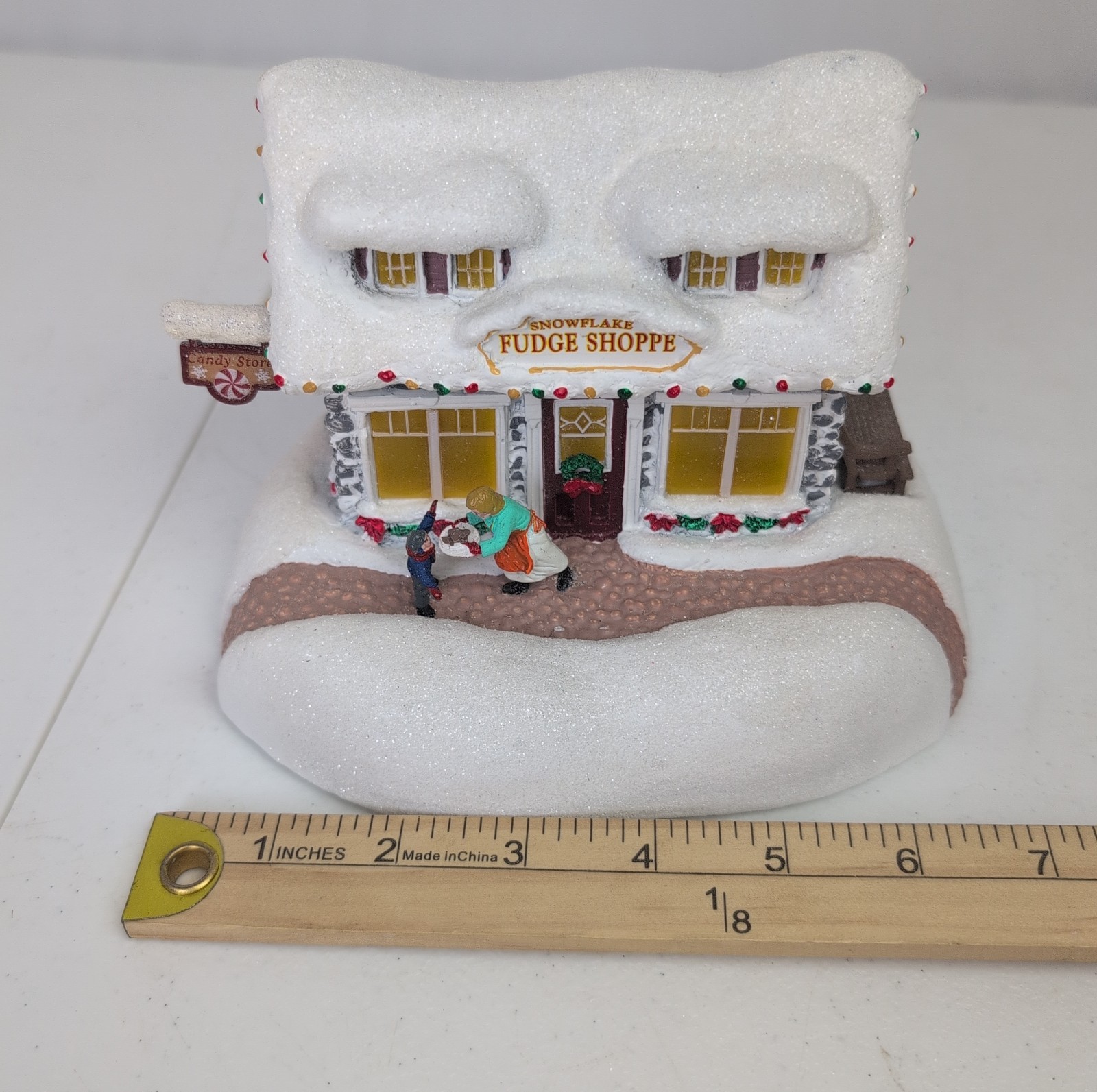 2022 Thomas Kinkade Snowflake Fudge Sweet Shoppe Lighted Display Collectible