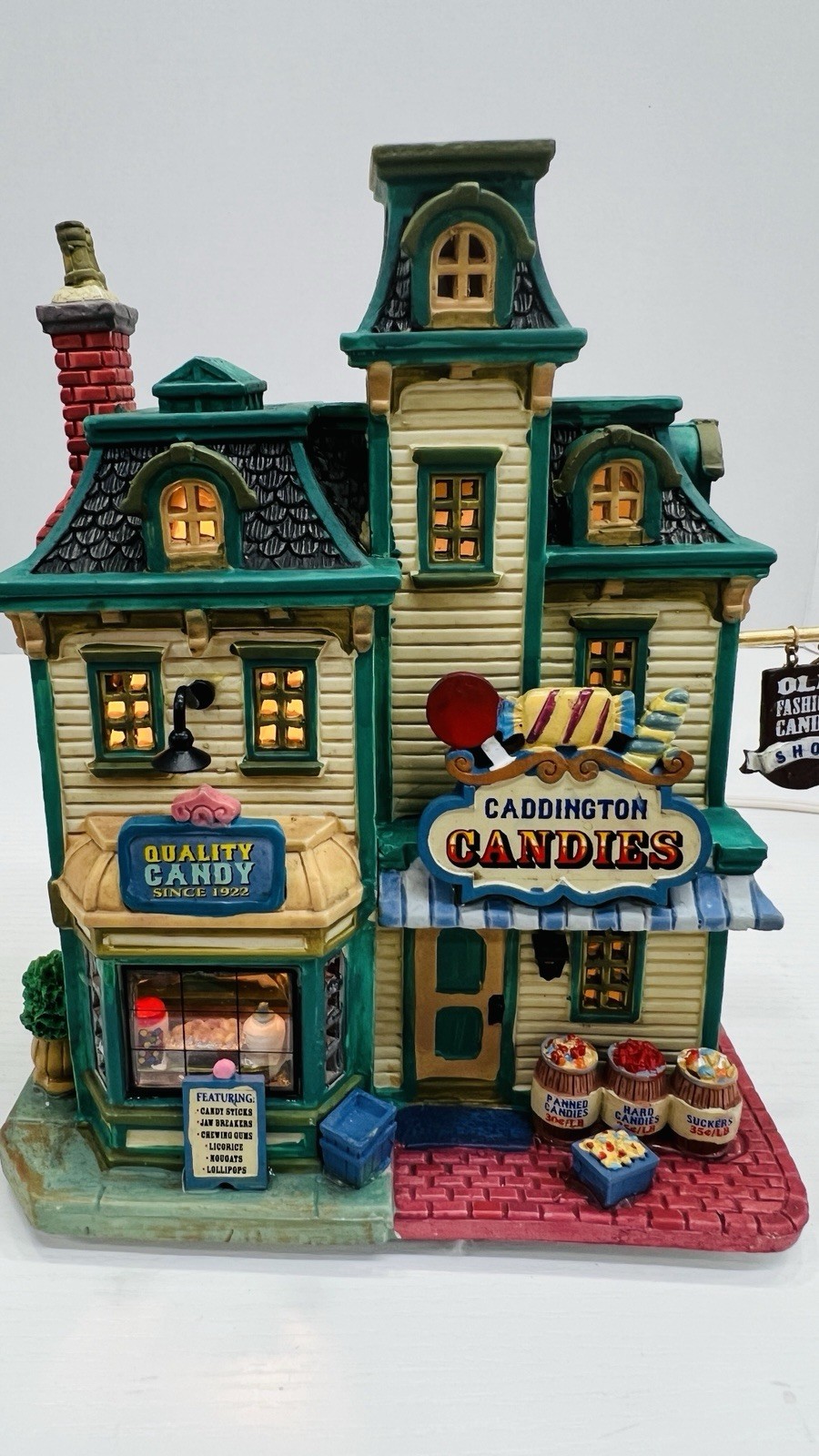 Lemax Caddington Village “Caddington Candies” 35562 Retired 2013 RARE And NEW !