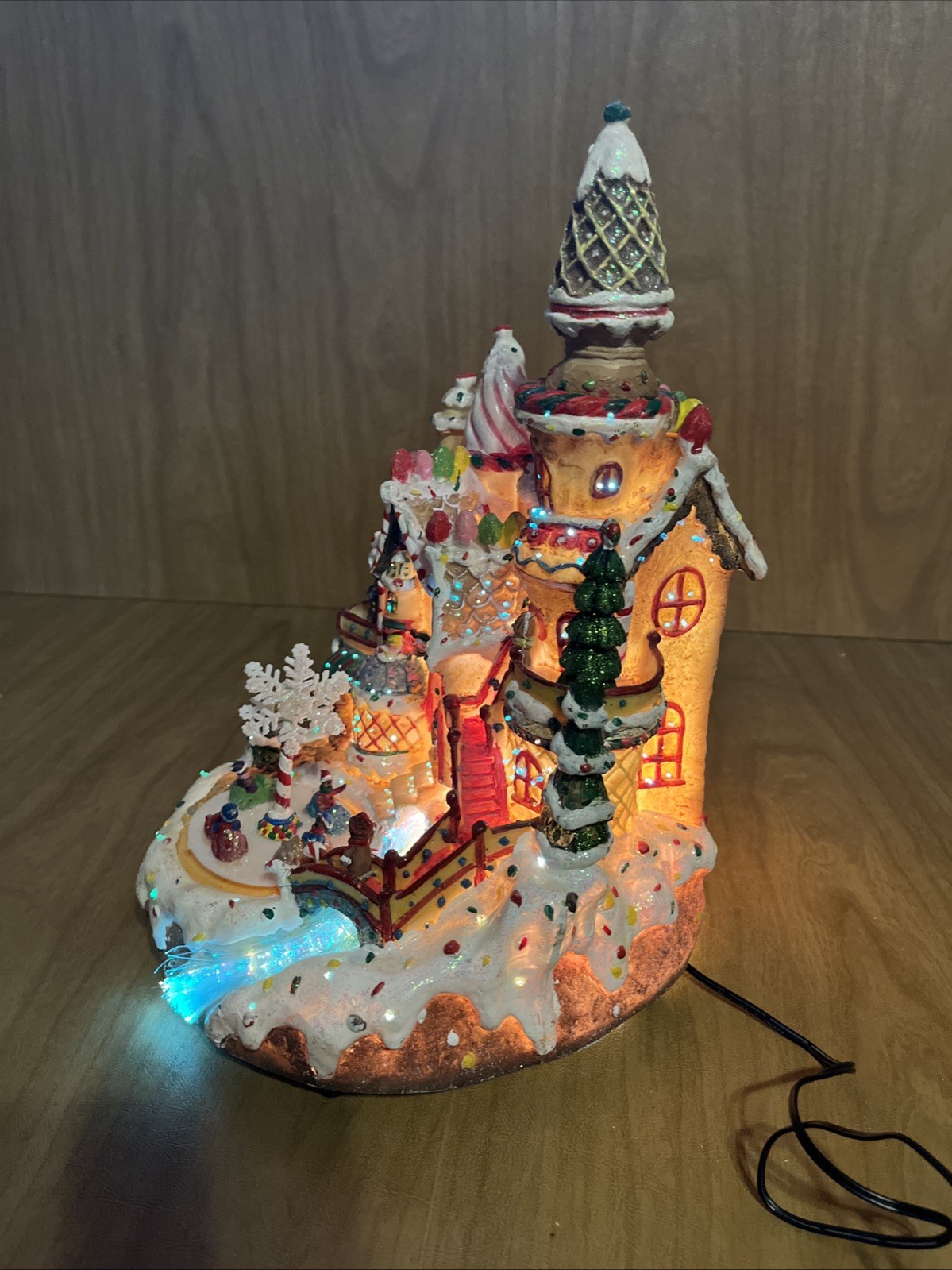 Cracker Barrel Handmade Christmas Fiber Optic Gingerbread House Lighted Works