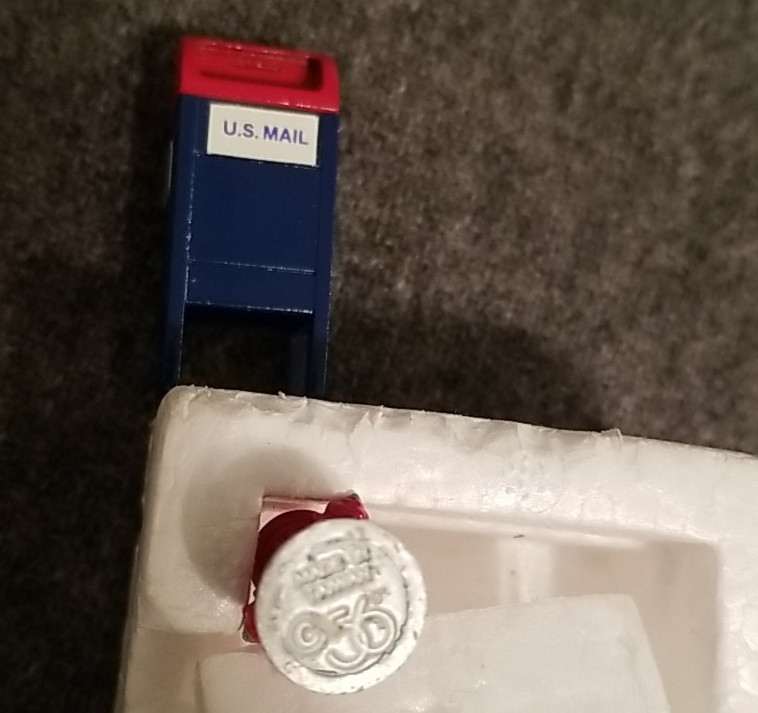 Dept 56 Heritage Village Collection Set of 2 BLUE Mail Box Fire Hydrant #5214-0