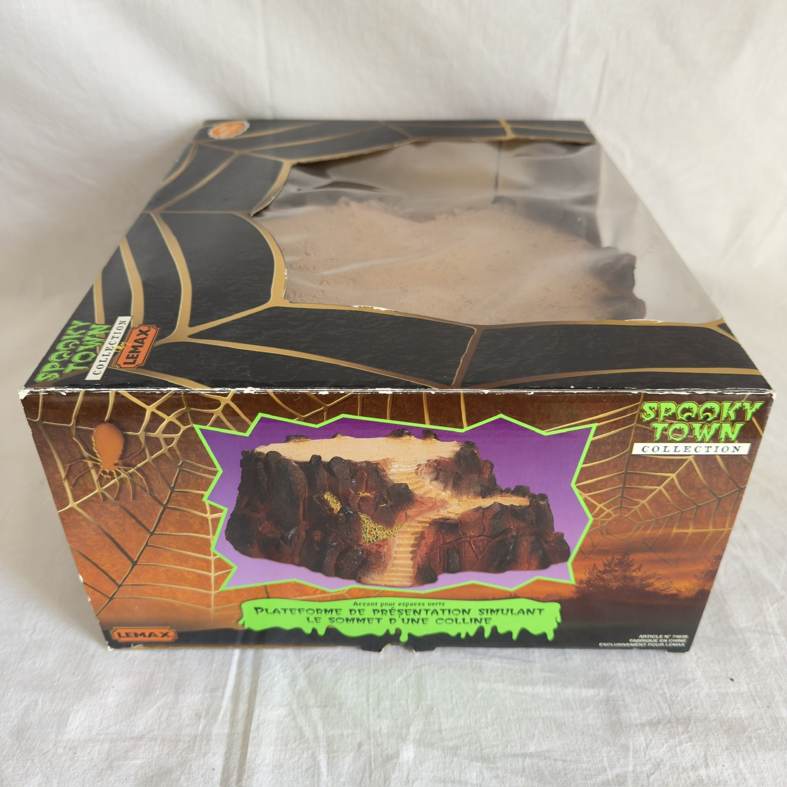 LEMAX Spooky Town “HILL TOP DISPLAY PLATFORM” Large LANDSCAPE Accent #419046 NOS