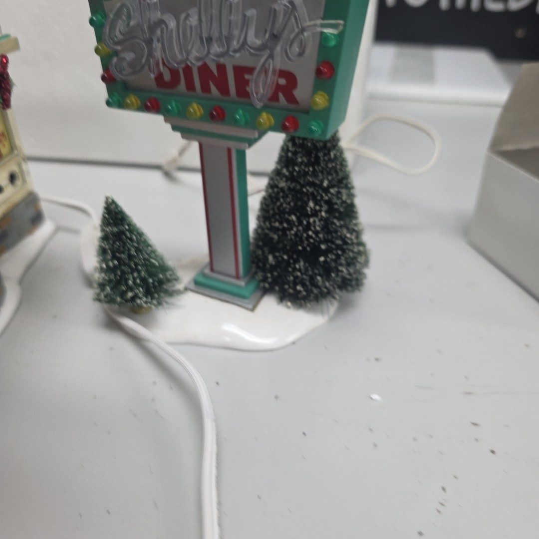 Department 56 The Original Snow Village Shelly’s Diner 56 55008 WORKING TESTED