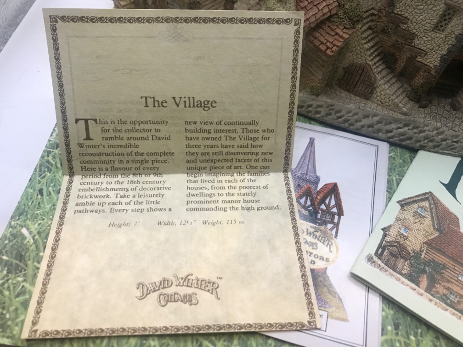 David Winter THE VILLAGE Very Large Piece W COA. 1981 Vintage Retired