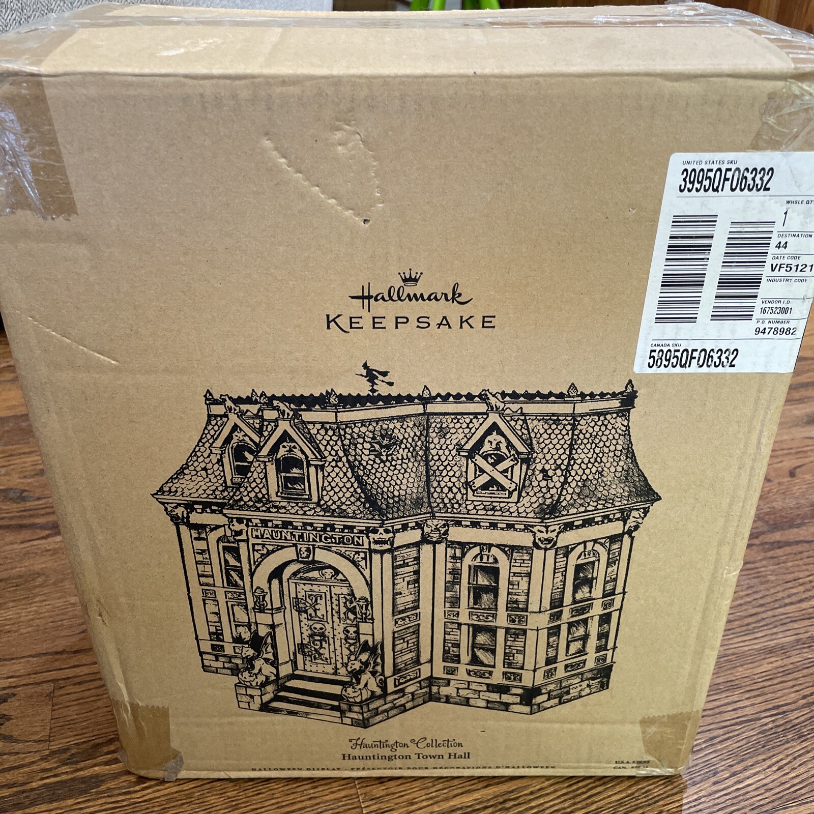 NEW In Box Hallmark ￼Hauntington Town Hall Halloween Tabletop Display 2005
