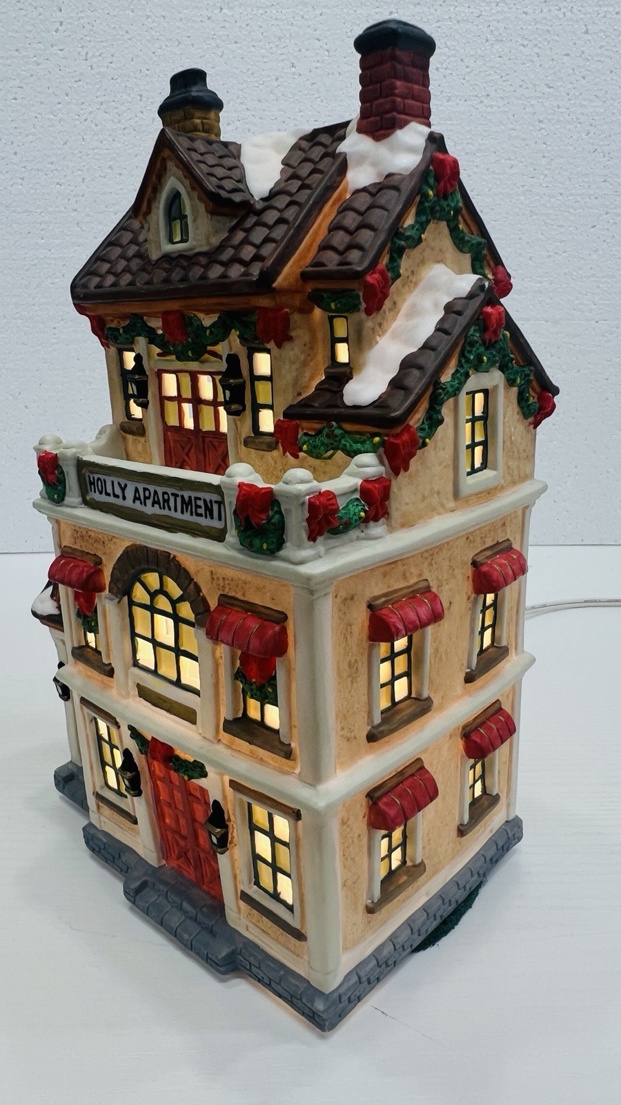 Copperfield Keepsake “ Holly Apartment ” Porcelain Lighted House Excellent !